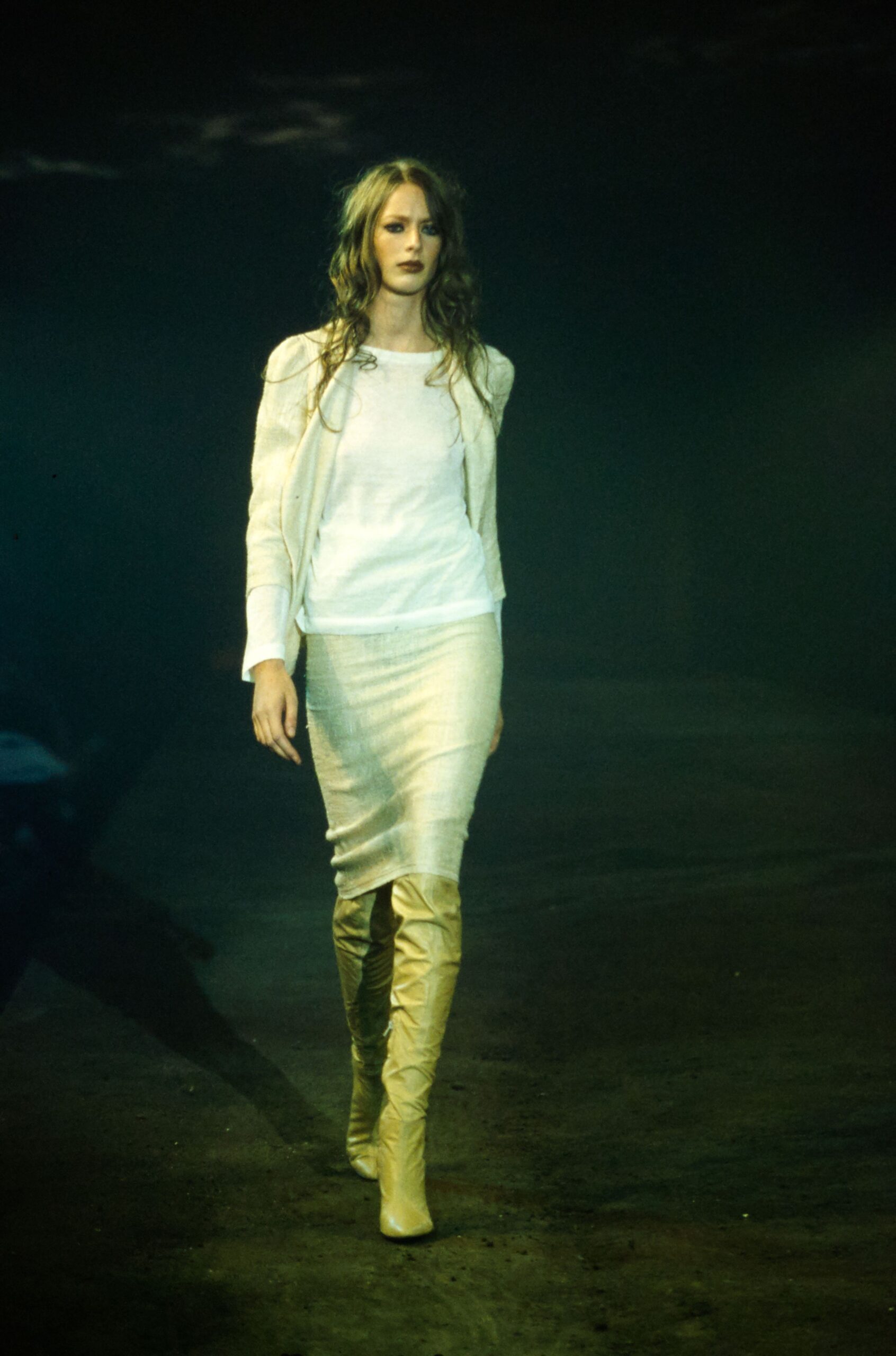 Olivier Theyskens S/S 00 Look 49