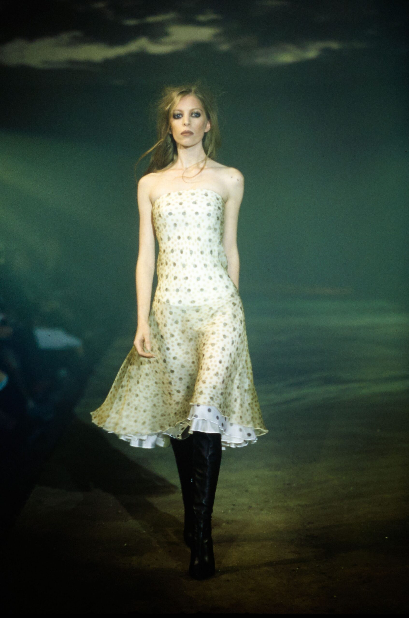 Olivier Theyskens S/S 00 Look 53