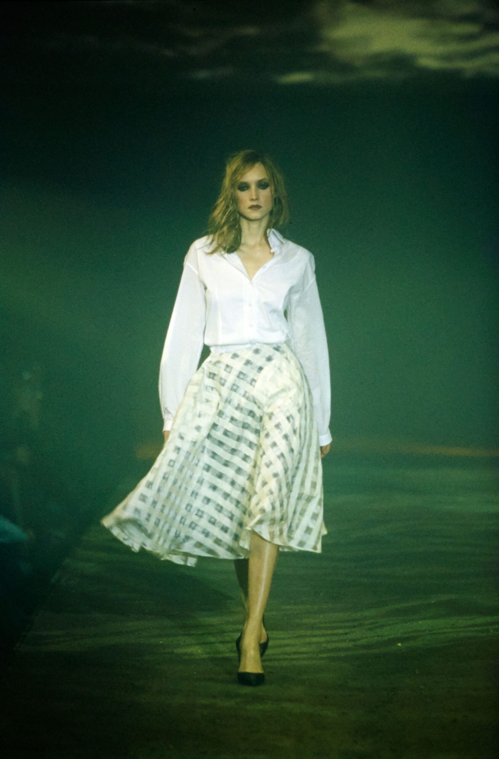 Olivier Theyskens S/S 00 Look 55
