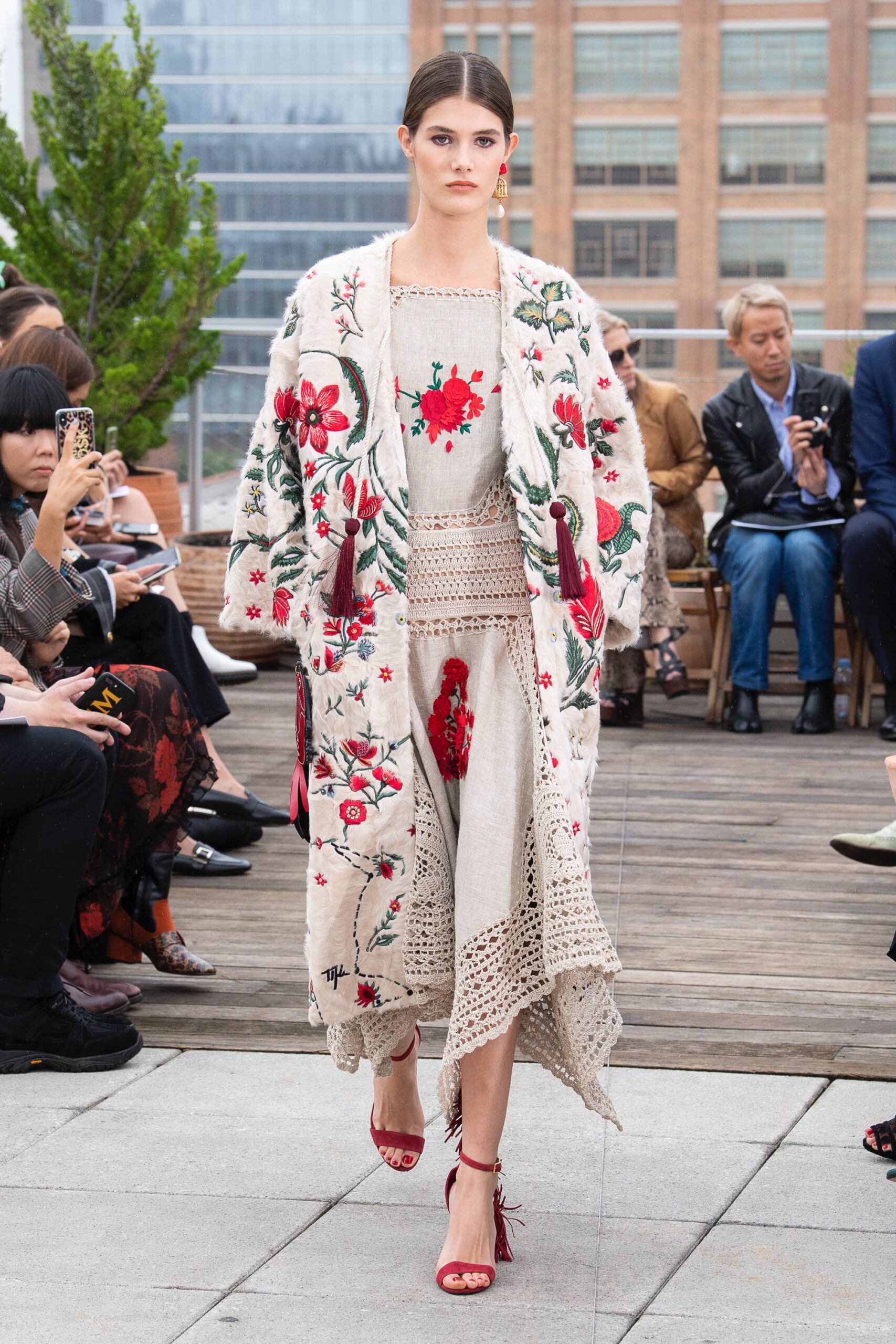 Oscar de la Renta S/S 19 Look 10