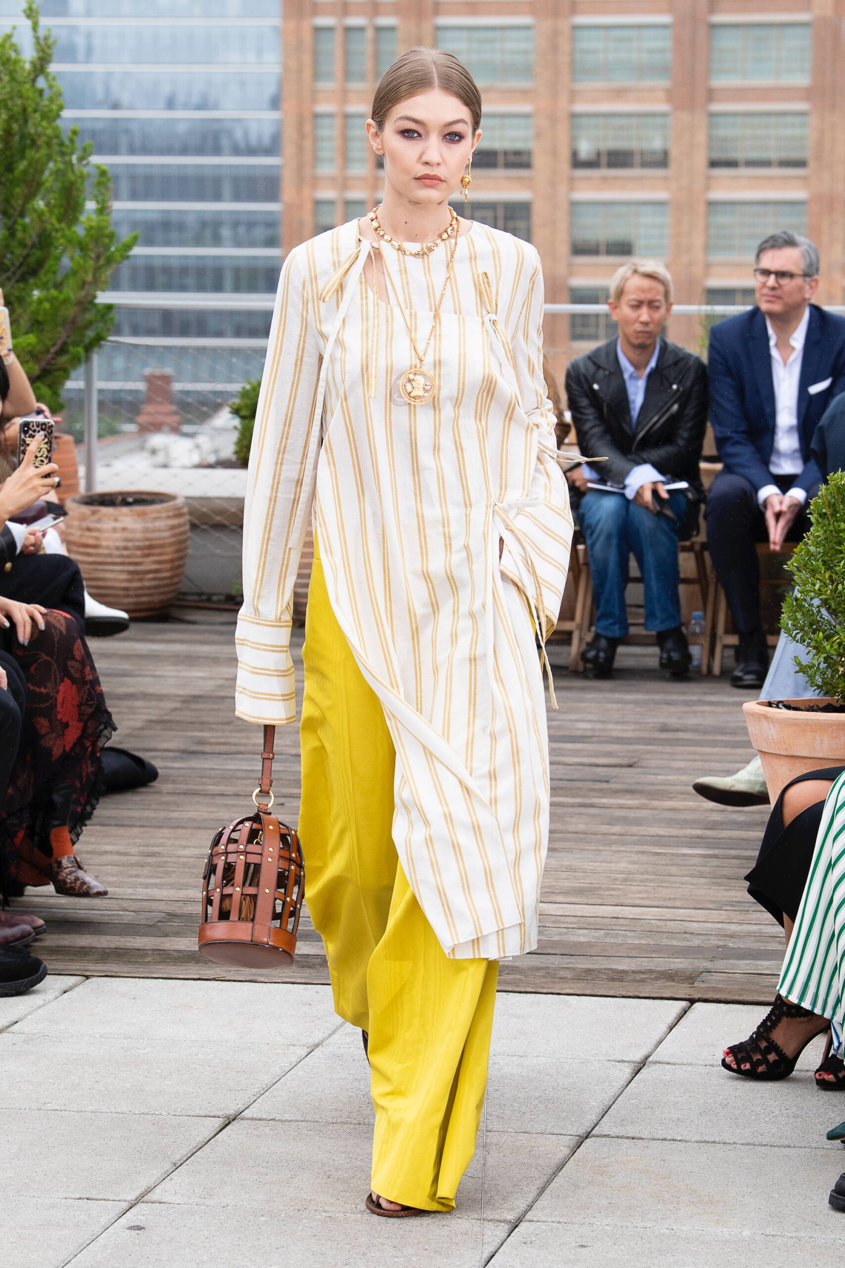 Oscar de la Renta S/S 19 Look 25