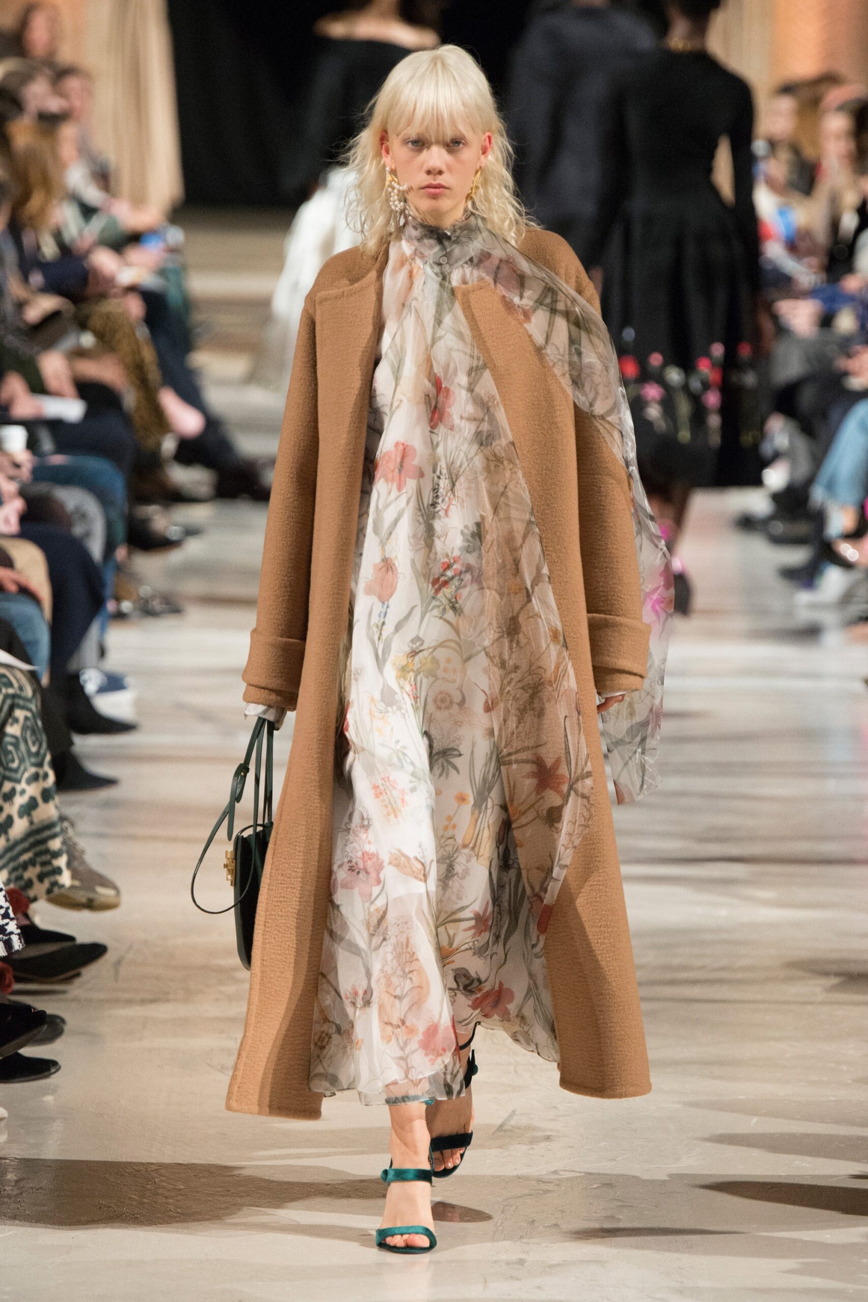 Oscar de la Renta F/W 18 Look 16