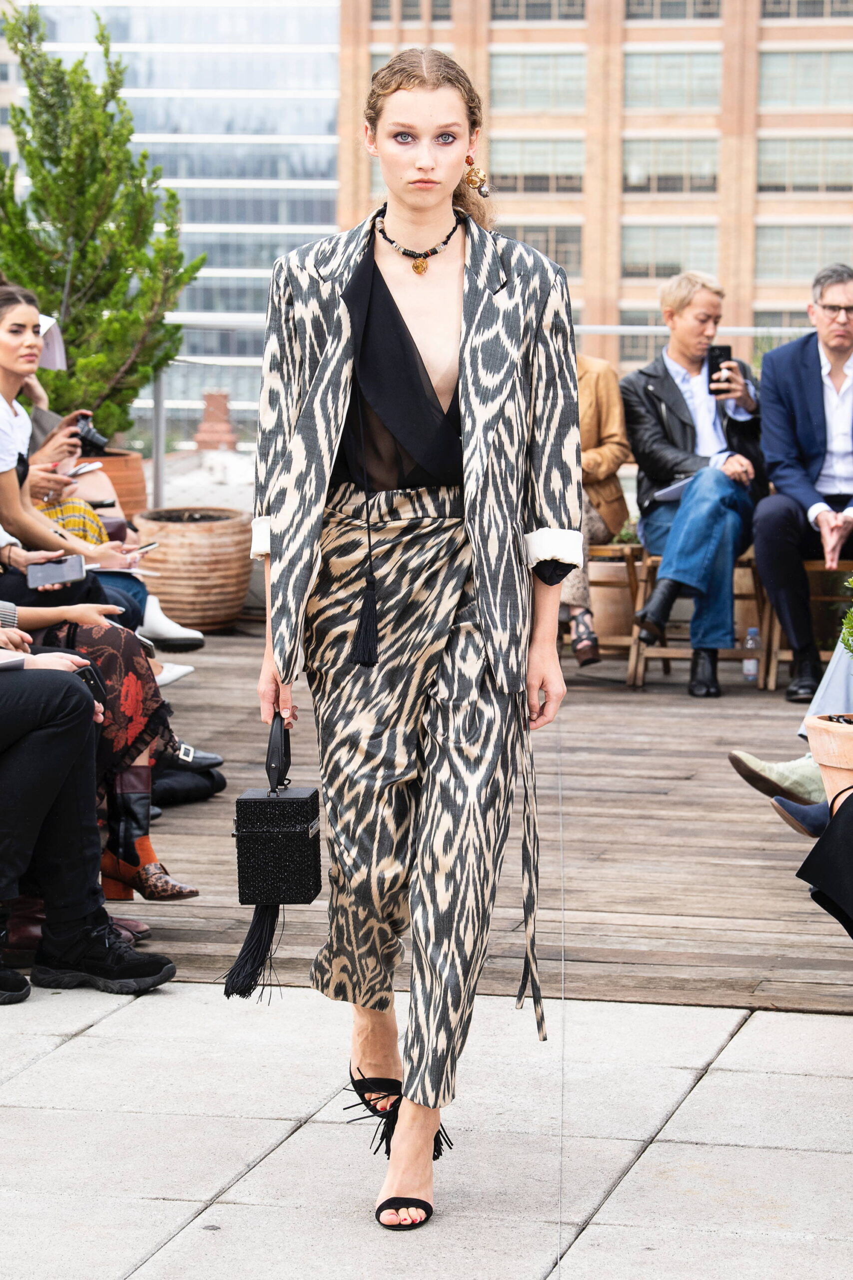 Oscar de la Renta S/S 19 Look 60