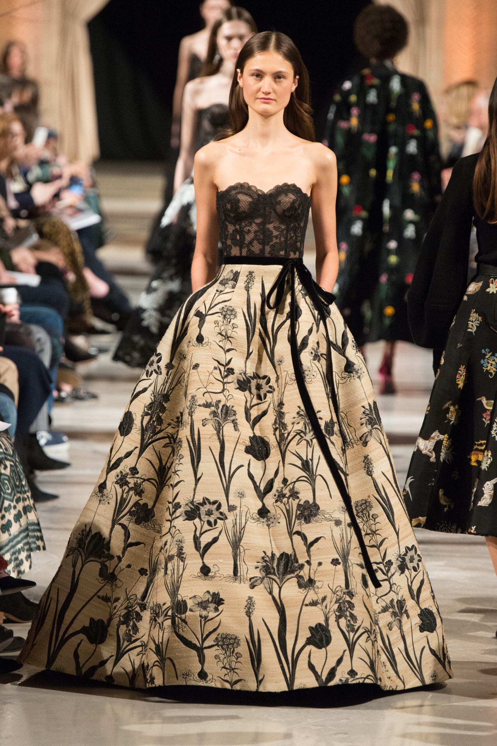 Oscar de la Renta F/W 18 Look 32