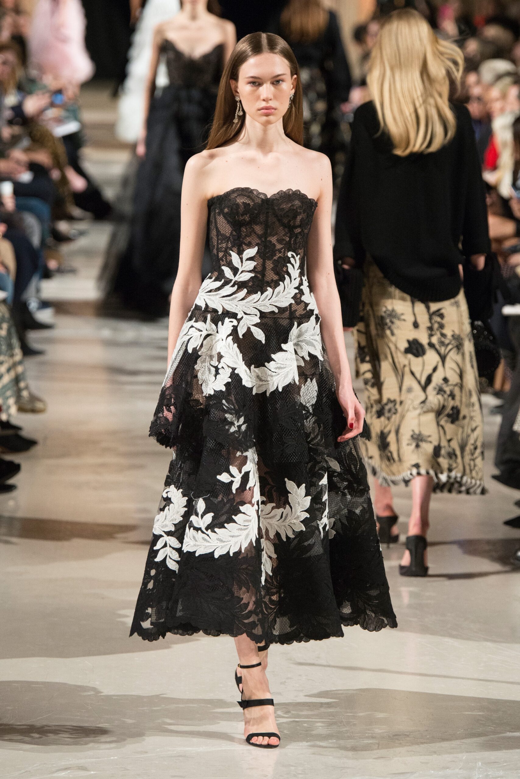 Oscar de la Renta F/W 18 Look 33