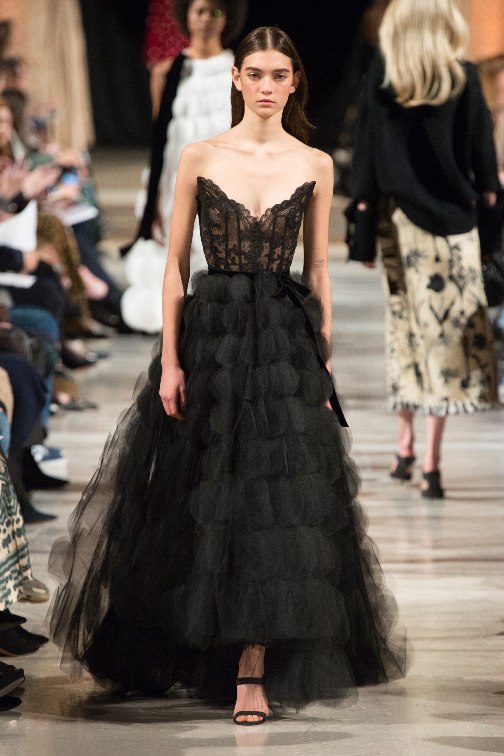 Oscar de la Renta F/W 18 Look 34