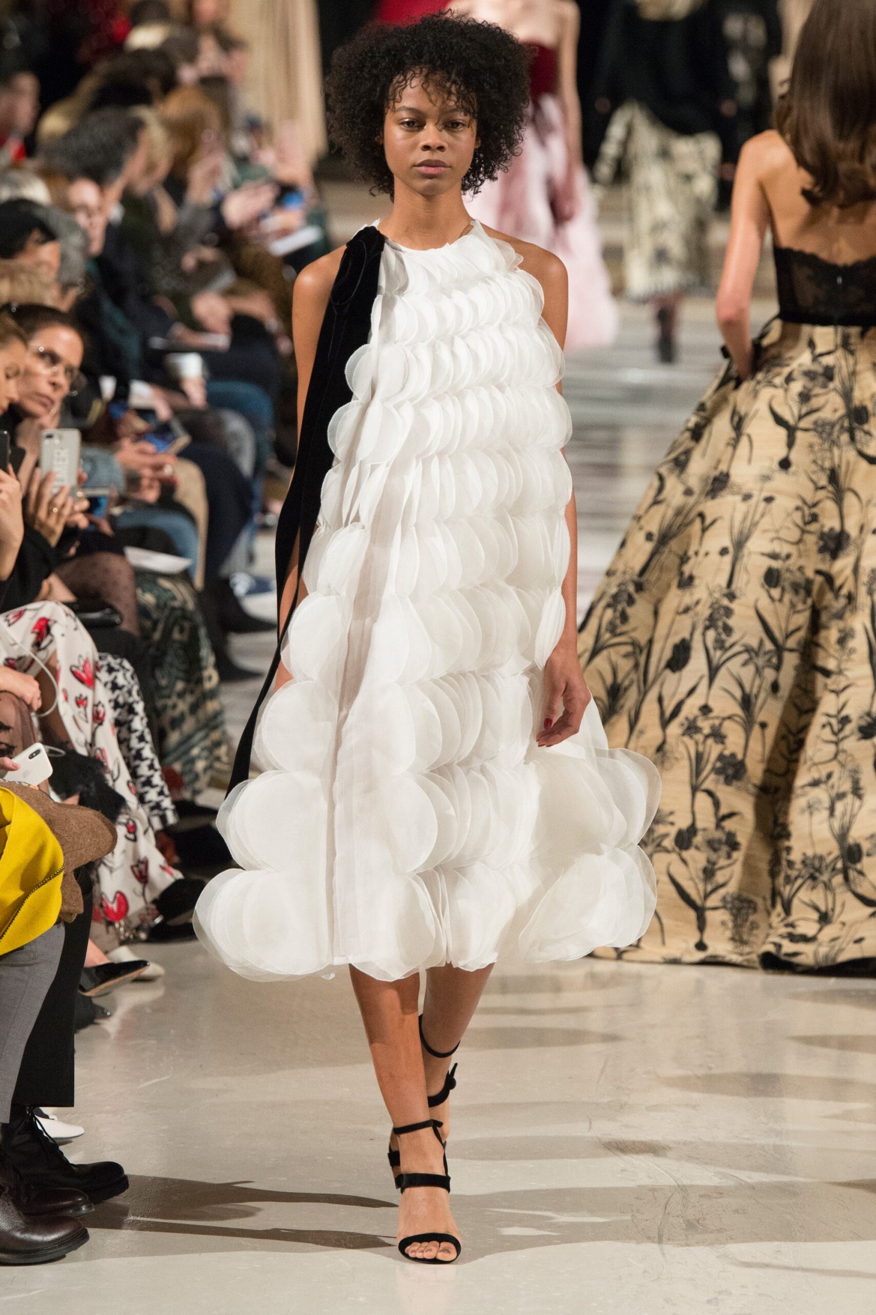 Oscar de la Renta F/W 18 Look 35