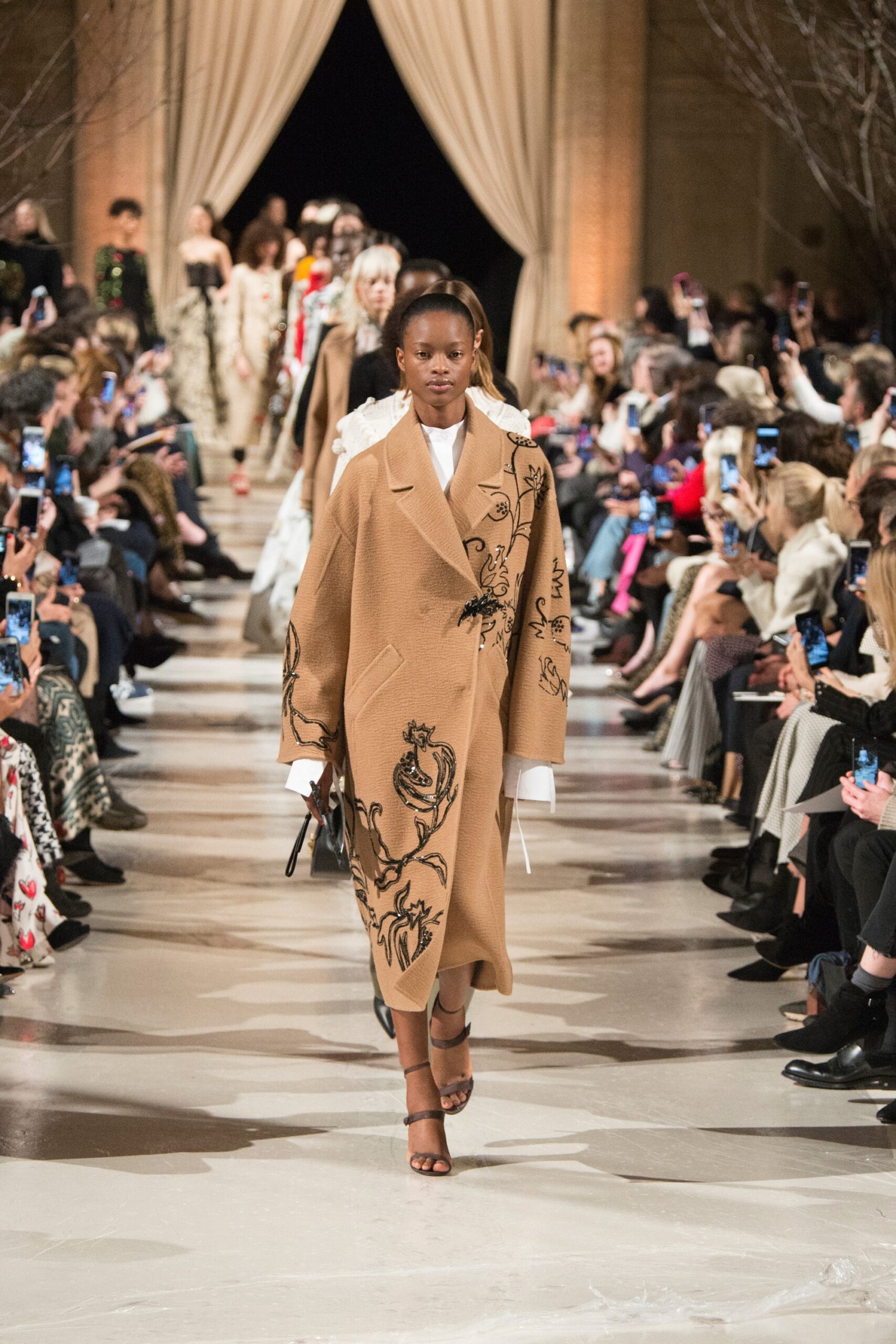 Oscar de la Renta F/W 18 Look 60