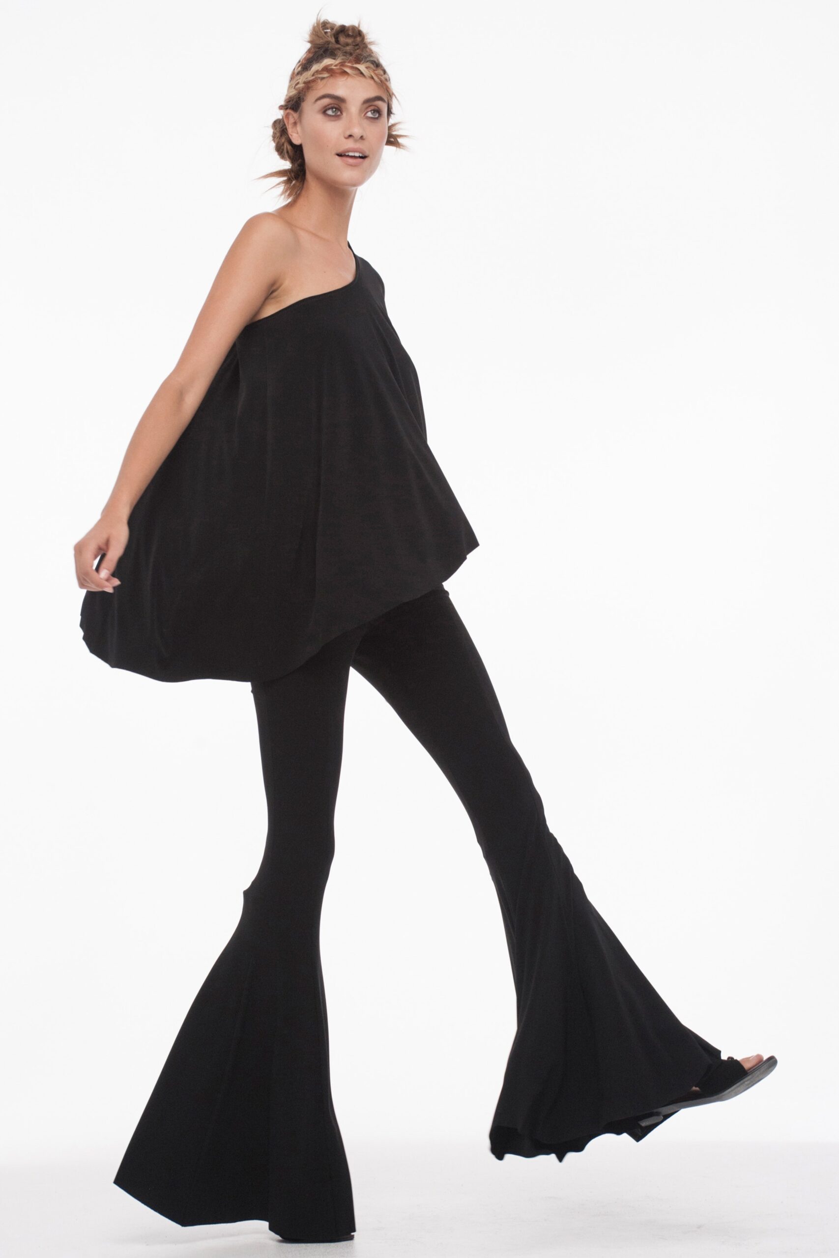 Norma Kamali S/S 16 Look 30