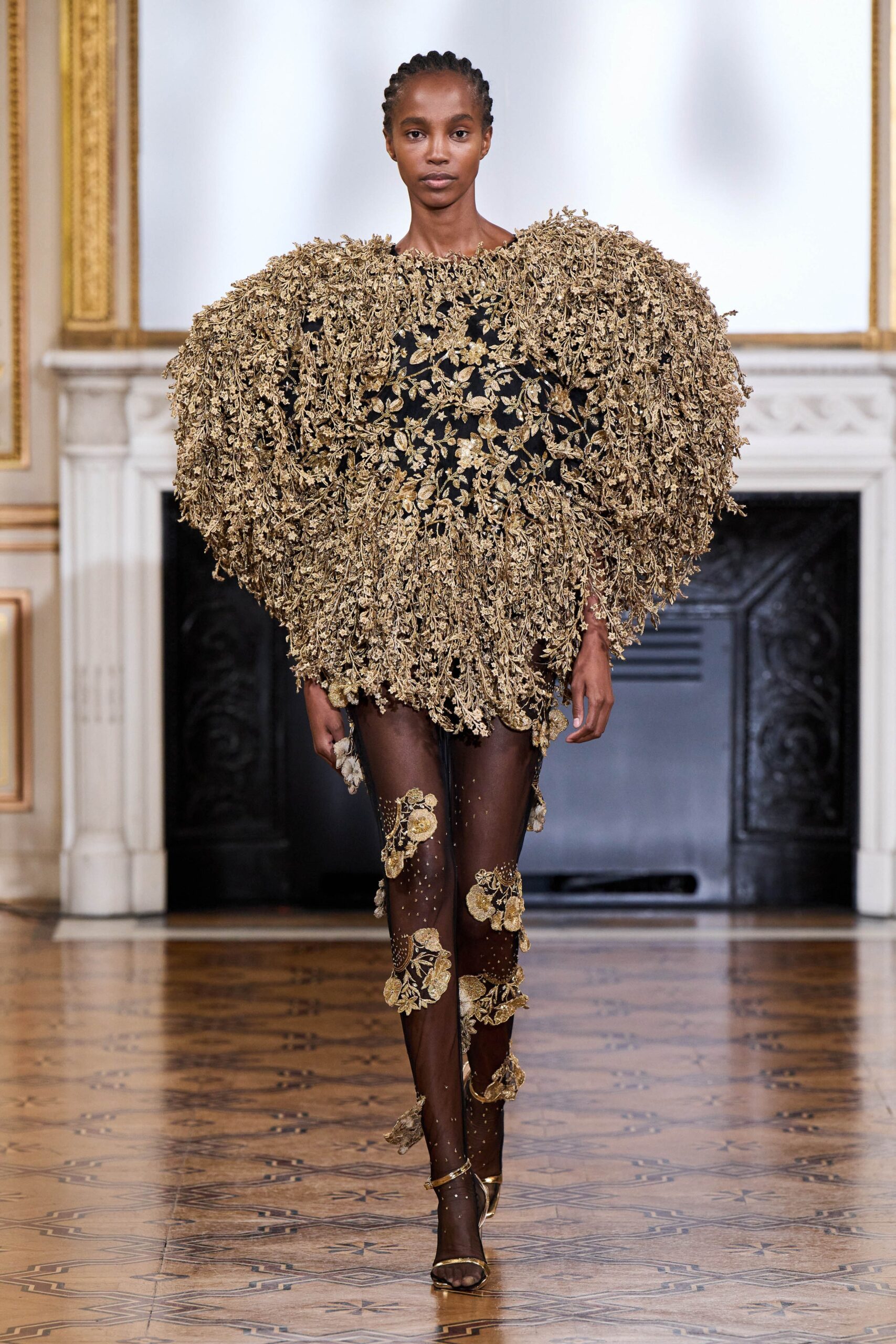 Rahul Mishra F/W 22 Couture Look 1