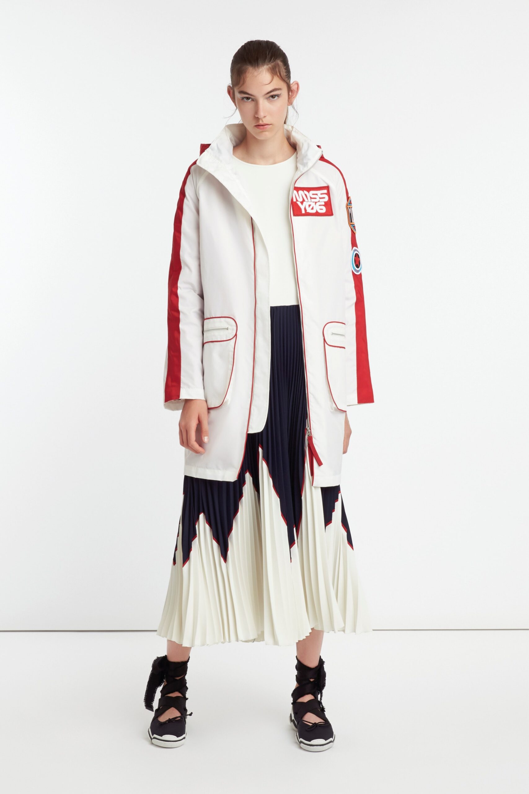 Red Valentino Resort 19 Look 1