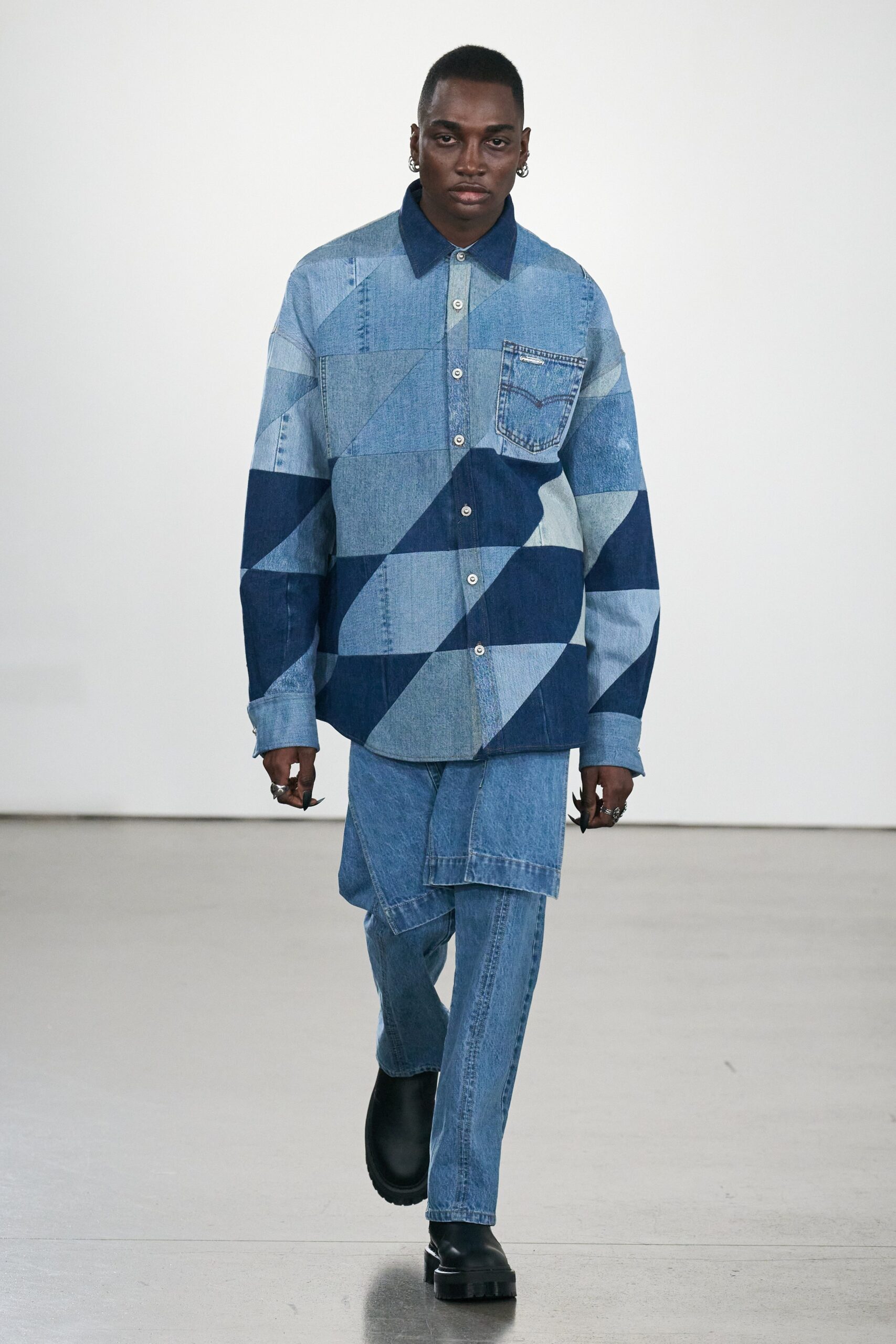 Private Policy F/W 23 Look 1