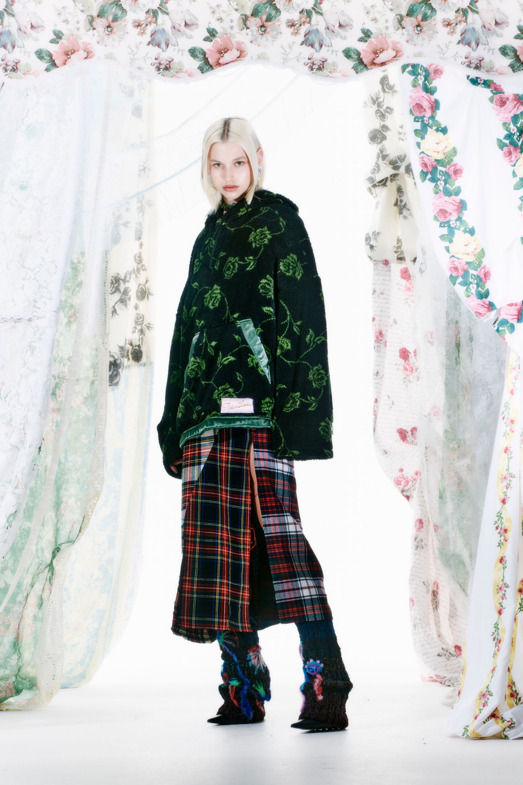 Rave Review F/W 23 Look 15