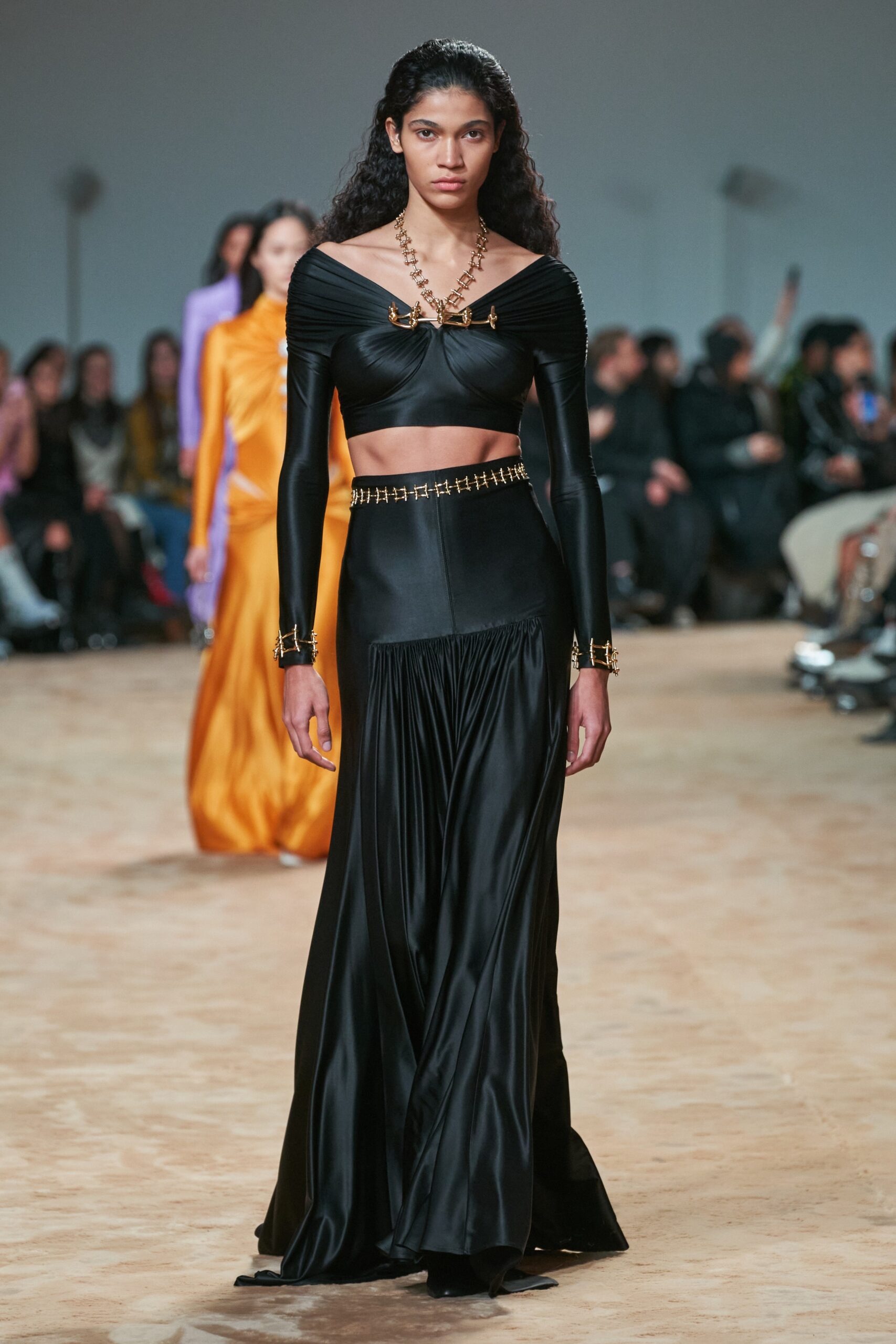 Rabanne F/W 23 Look 16