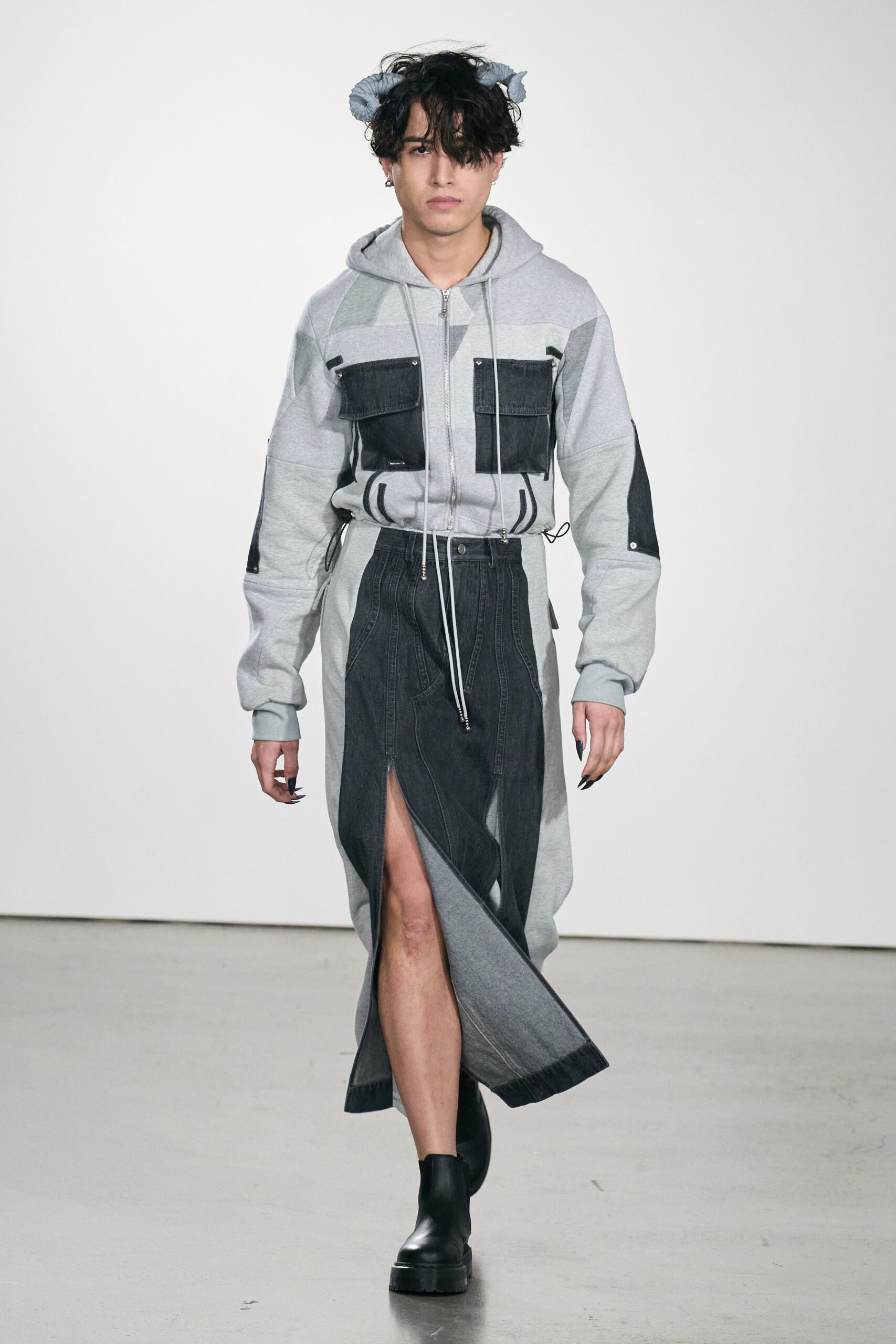 Private Policy F/W 23 Look 15