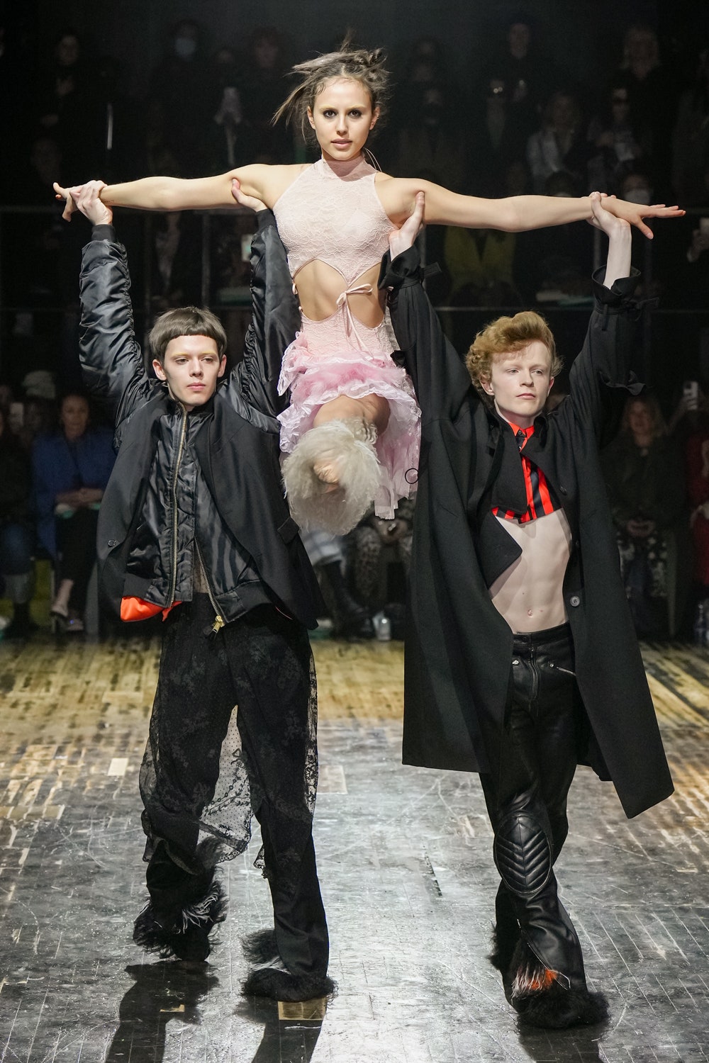 Preen by Thornton Bregazzi F/W 22 Look 18