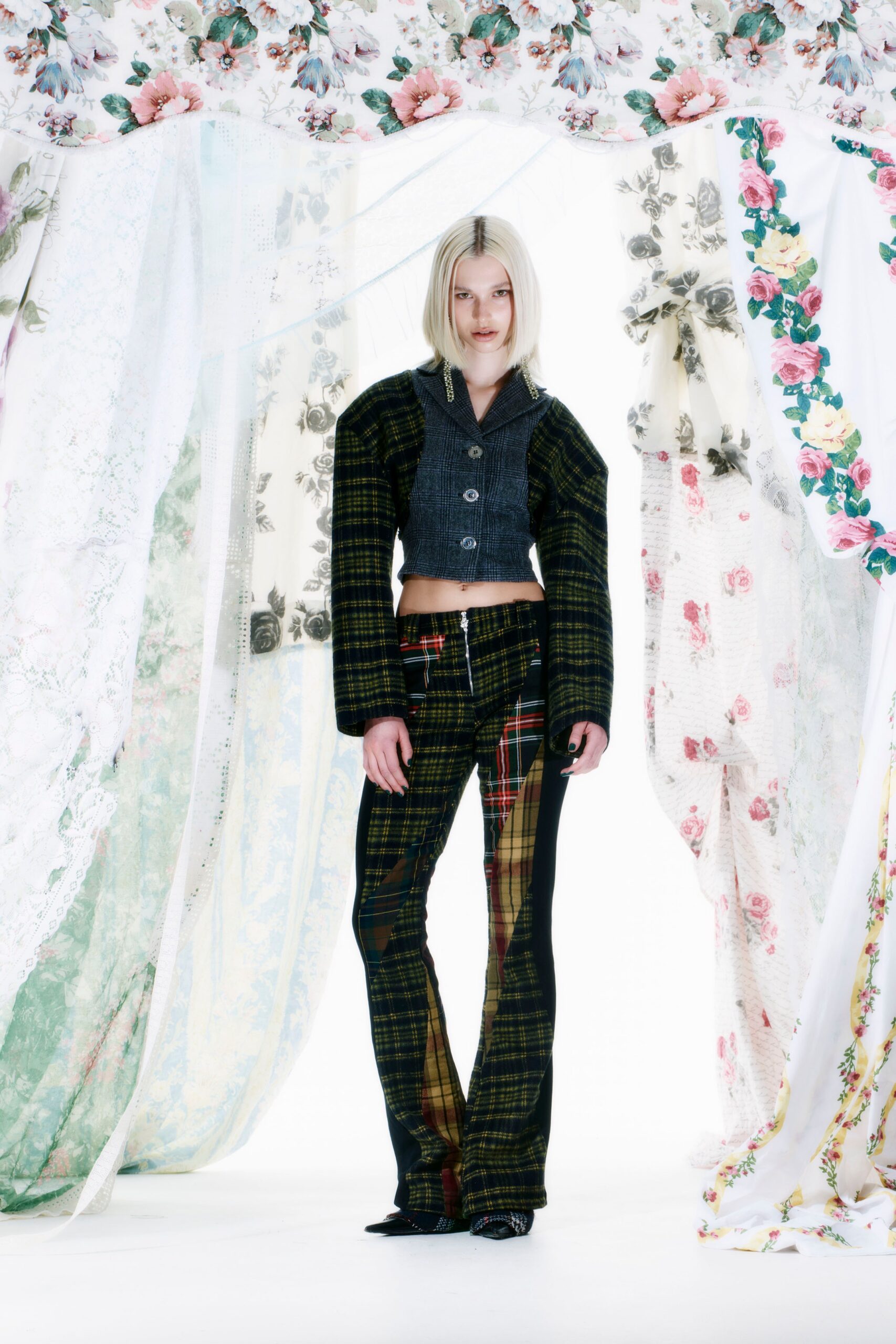 Rave Review F/W 23 Look 21