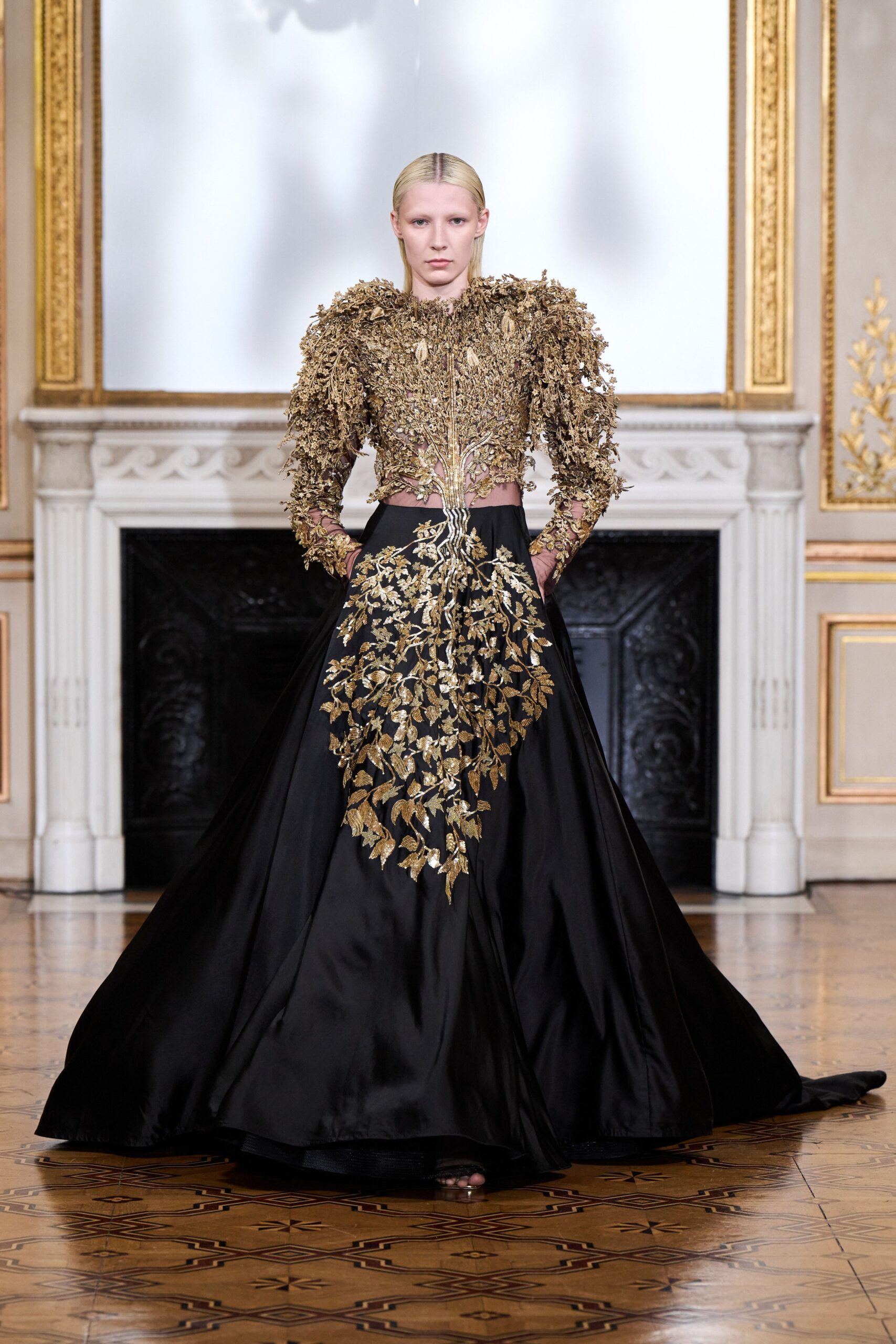 Rahul Mishra F/W 22 Couture Look 22