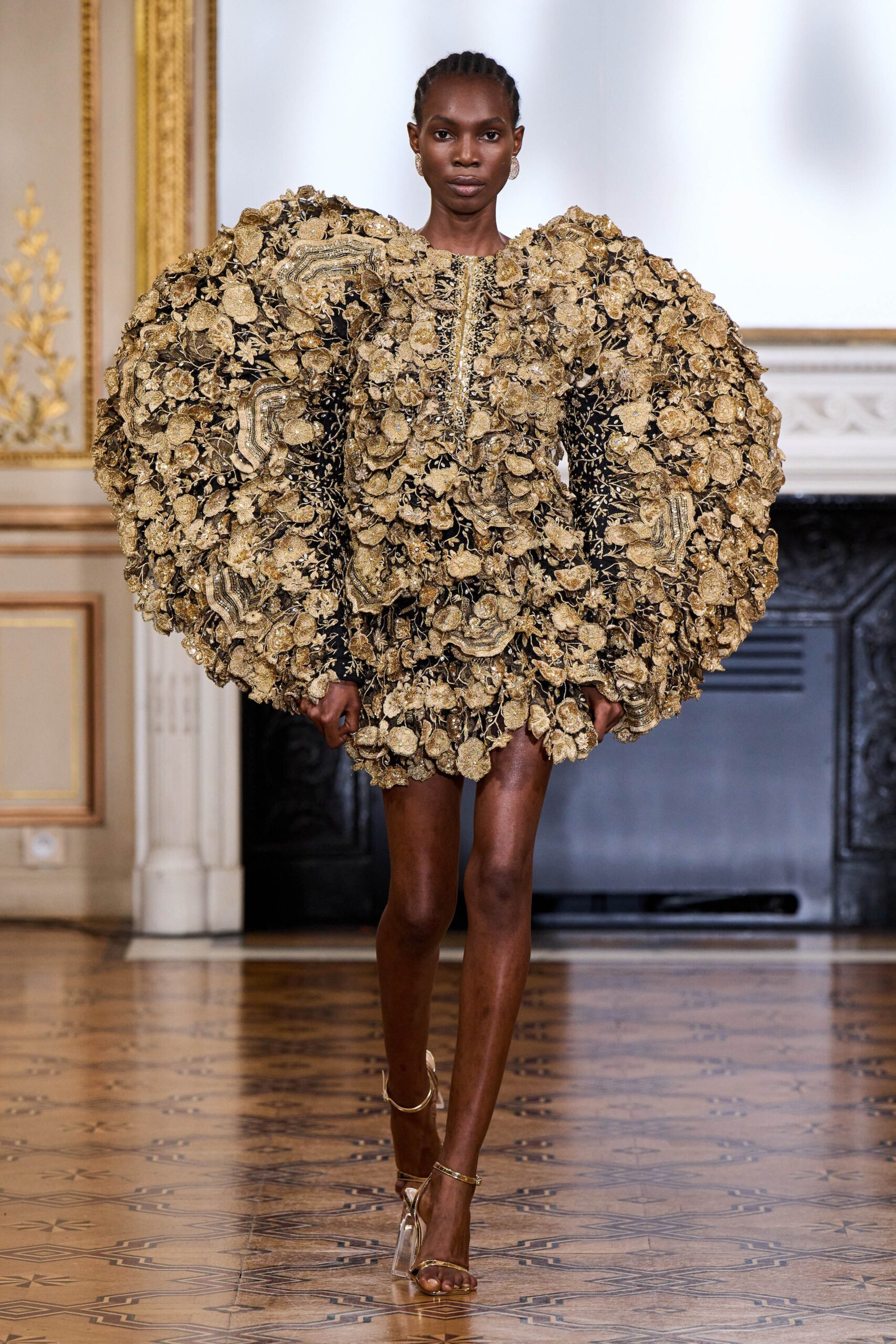 Rahul Mishra F/W 22 Couture Look 25