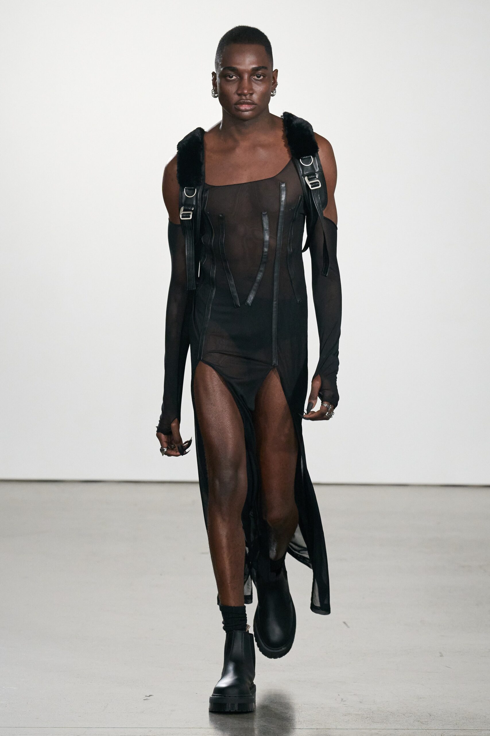 Private Policy F/W 23 Look 27
