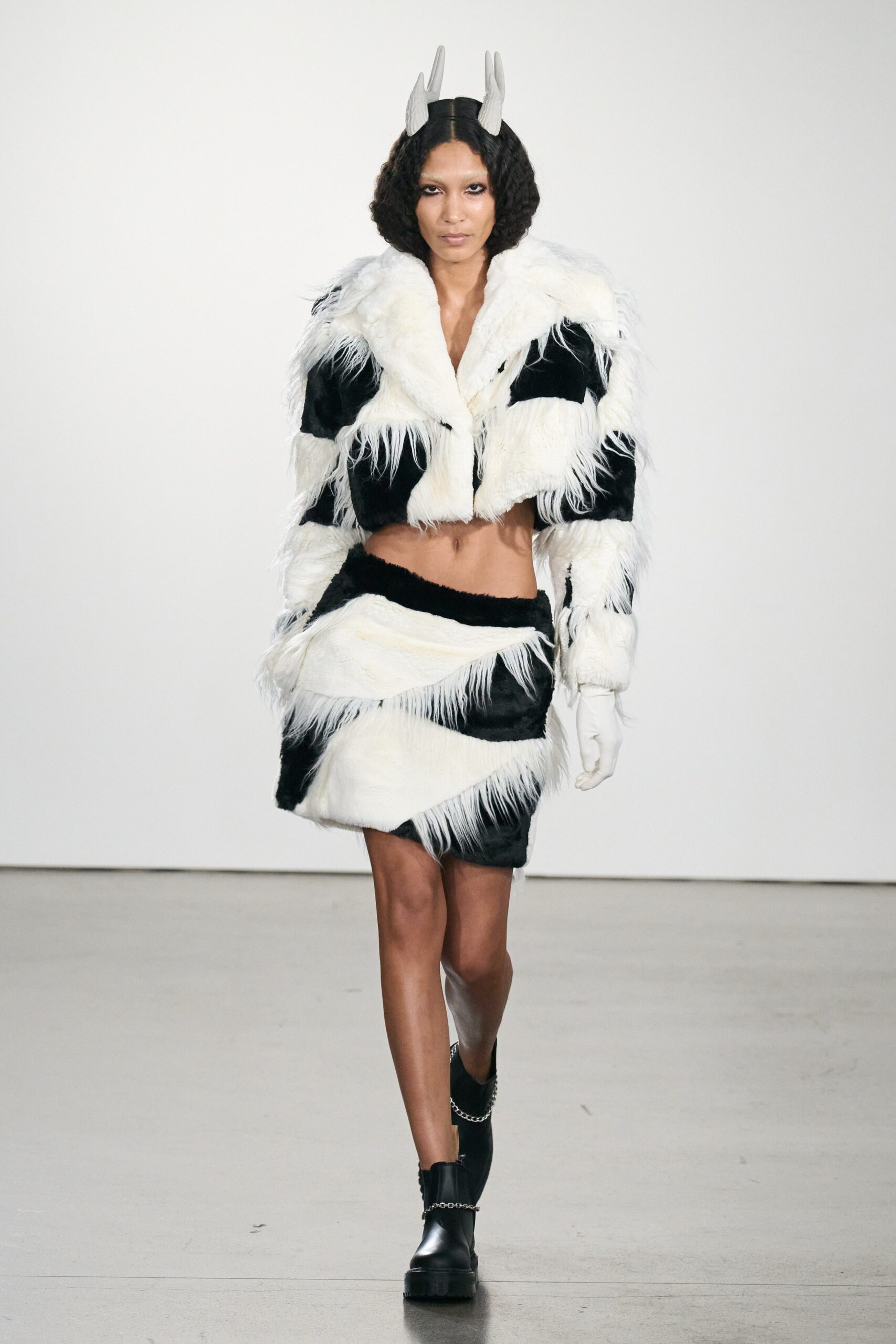 Private Policy F/W 23 Look 30