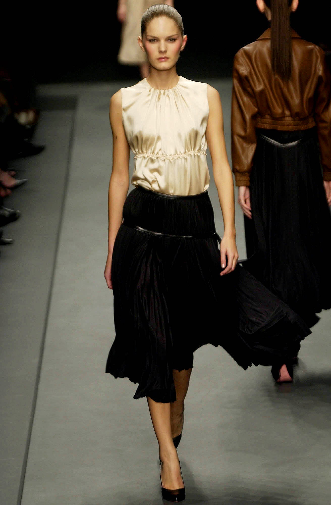 Prada F/W 02 Look 36