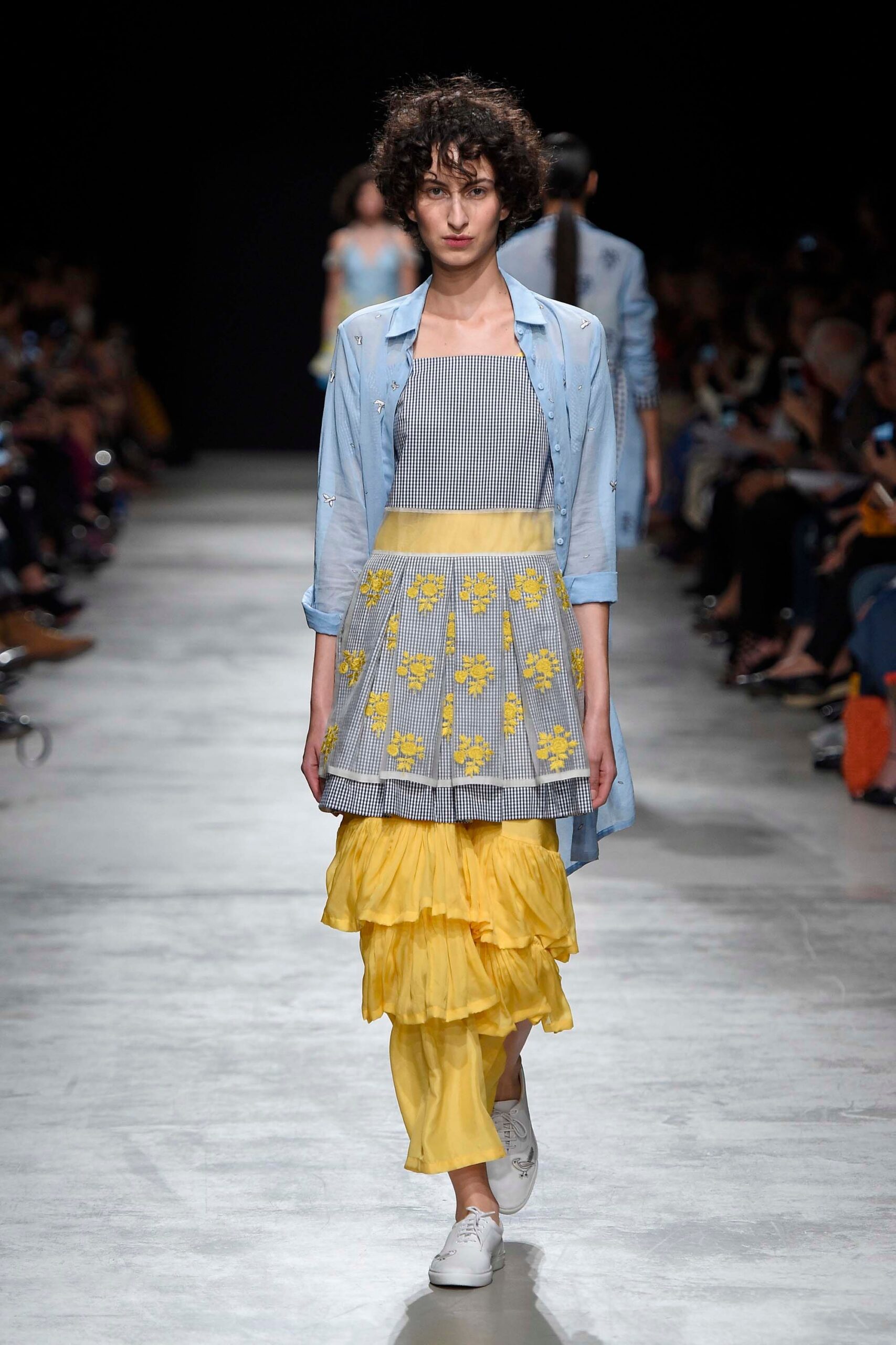 Rahul Mishra S/S 17 Look 4