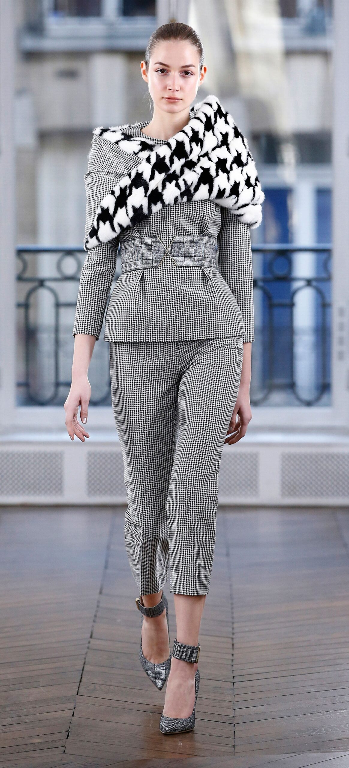 Ralph & Russo F/W 18 Look 6