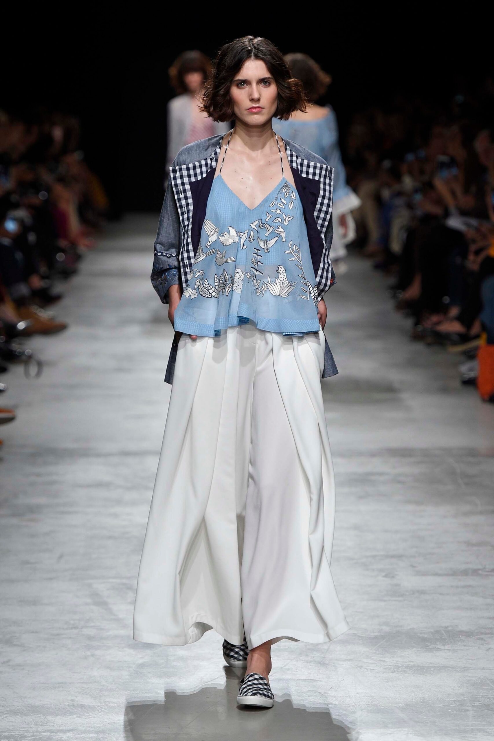 Rahul Mishra S/S 17 Look 7