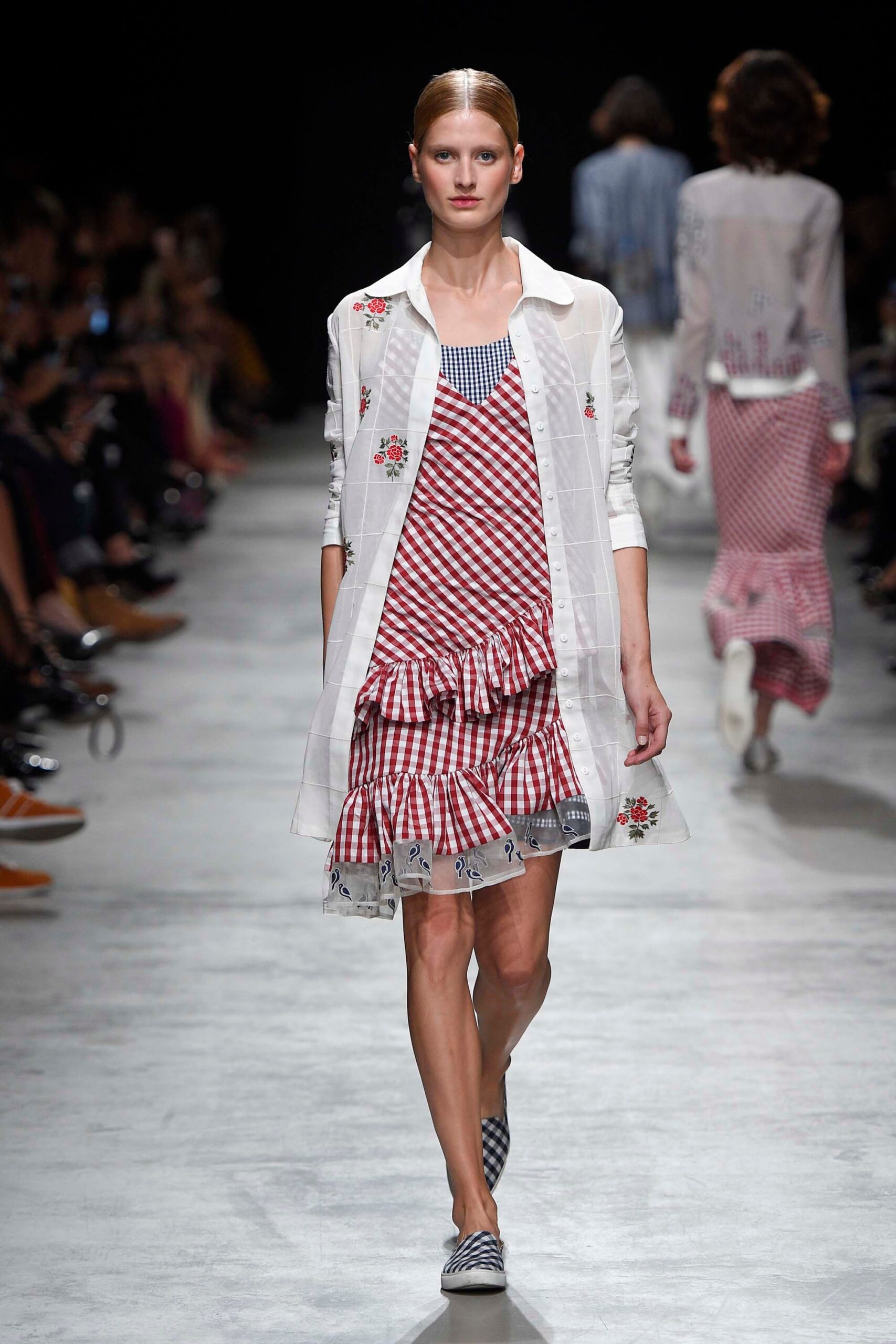Rahul Mishra S/S 17 Look 9