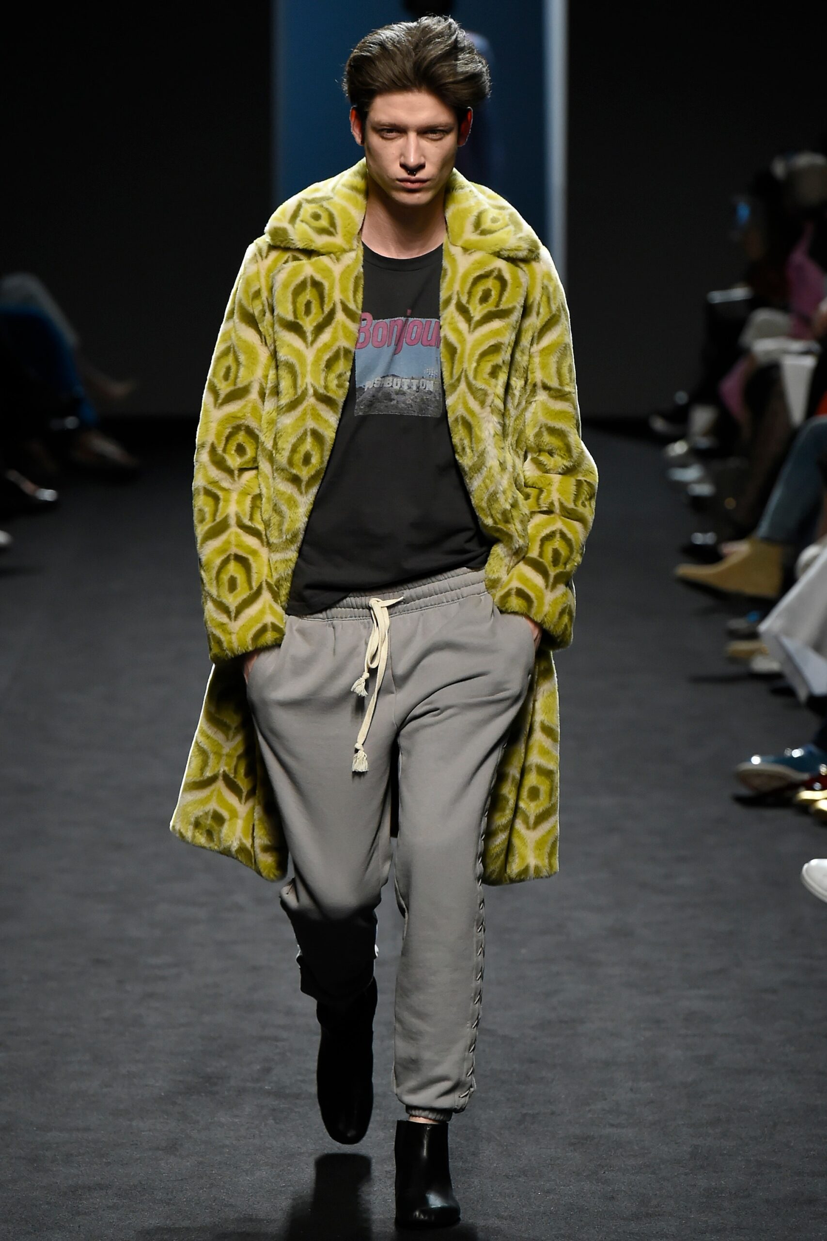 Pushbutton Seoul F/W 16 Look 18