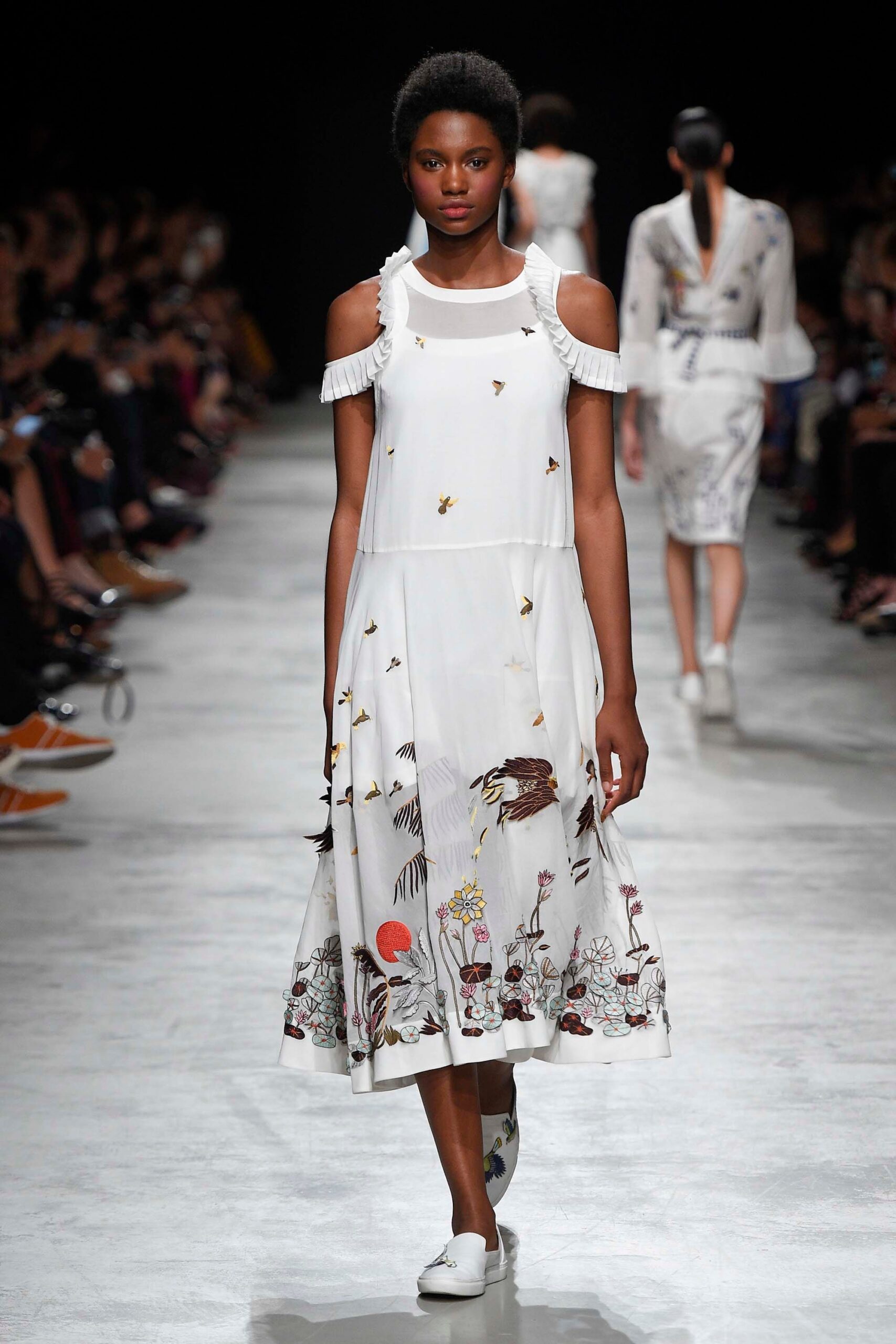 Rahul Mishra S/S 17 Look 25