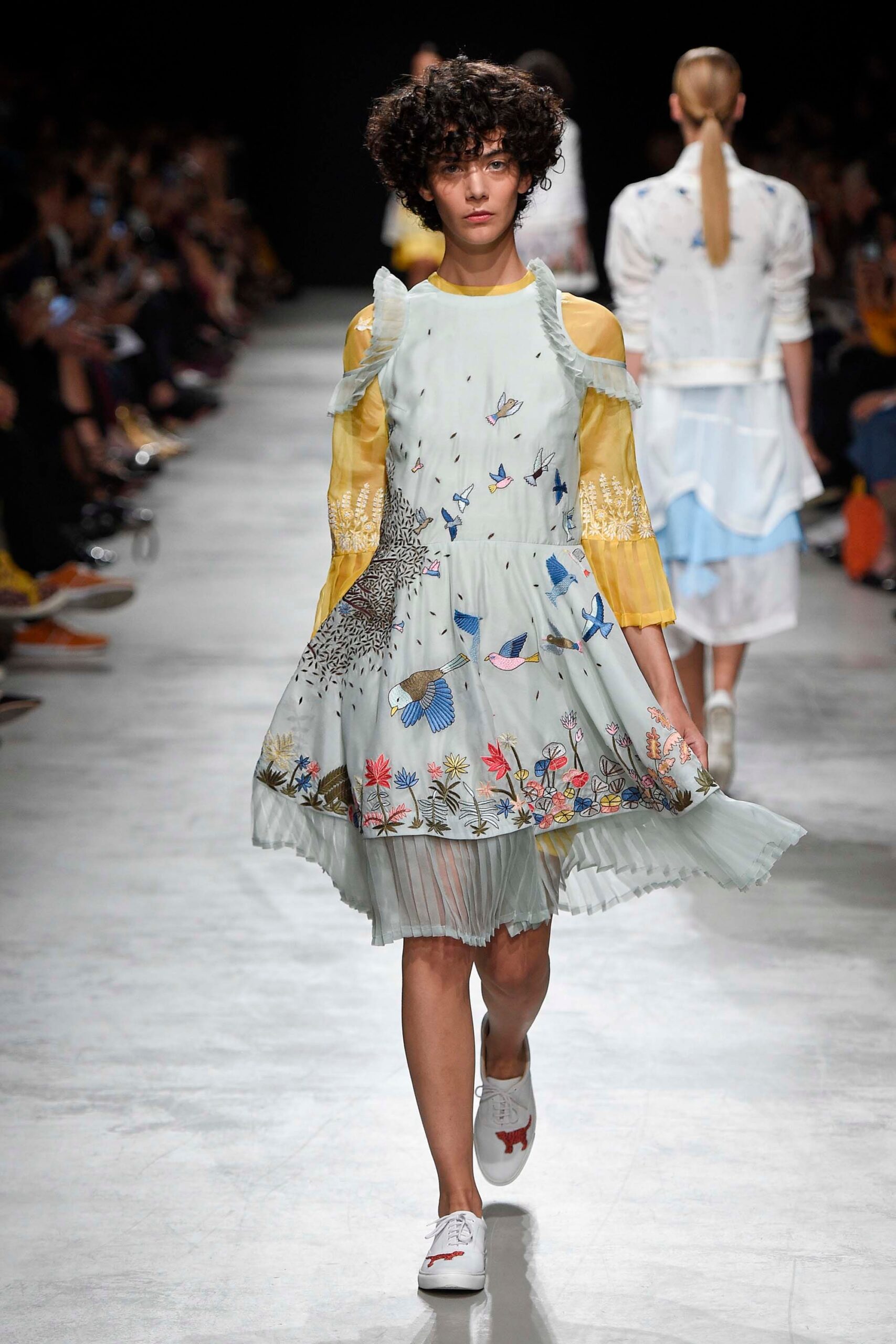 Rahul Mishra S/S 17 Look 28