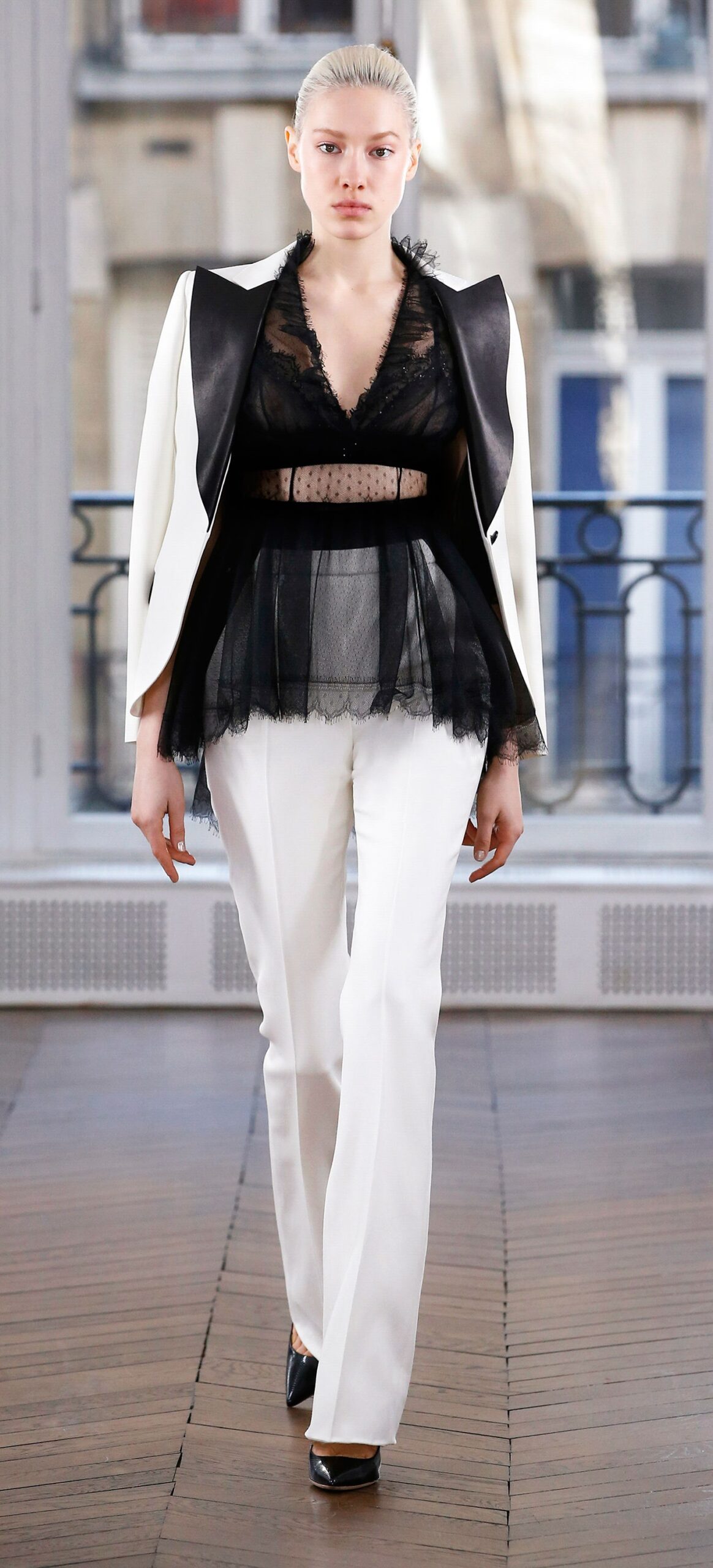 Ralph & Russo F/W 18 Look 31