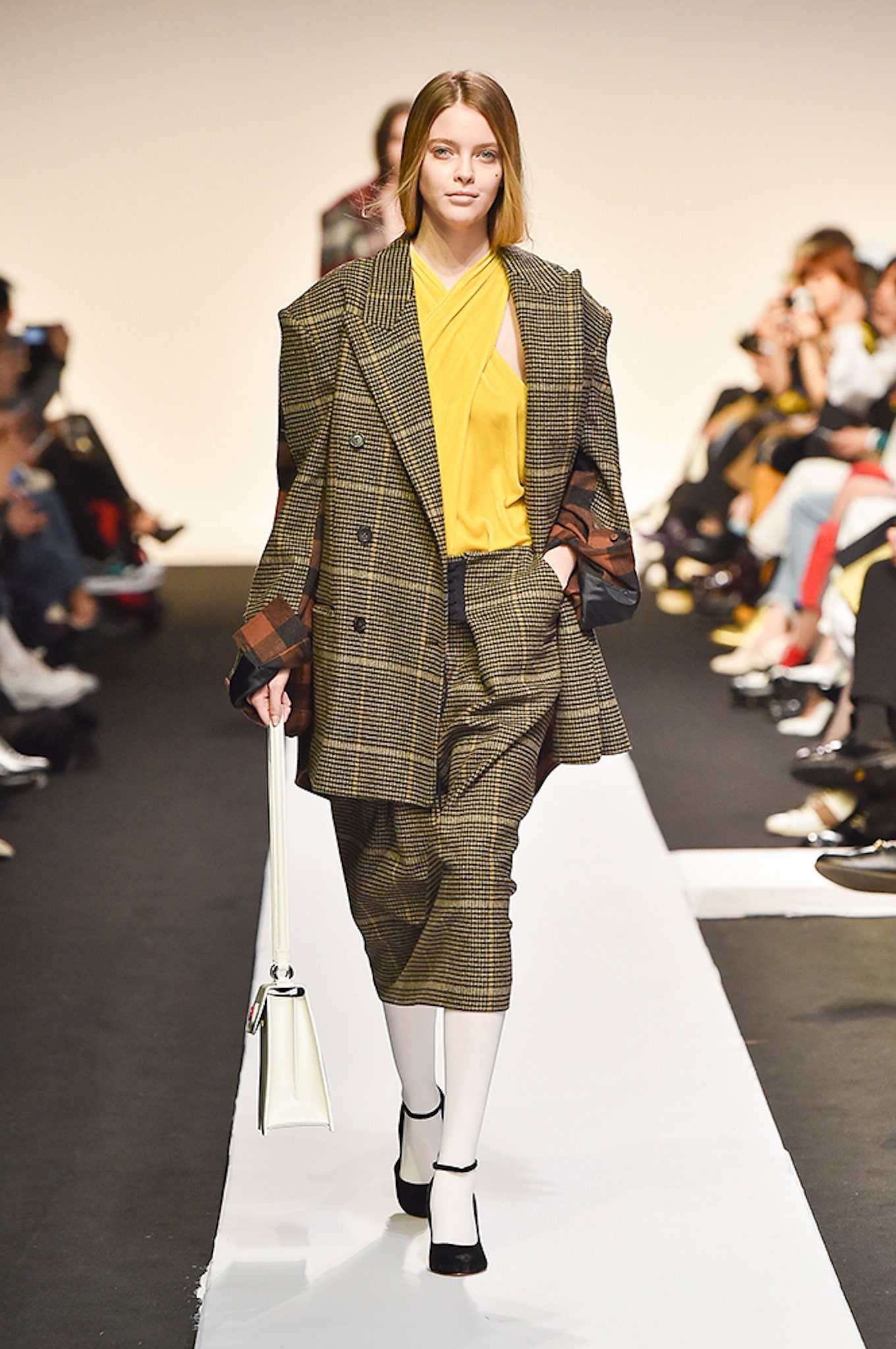 Pushbutton Seoul F/W 17 Look 2