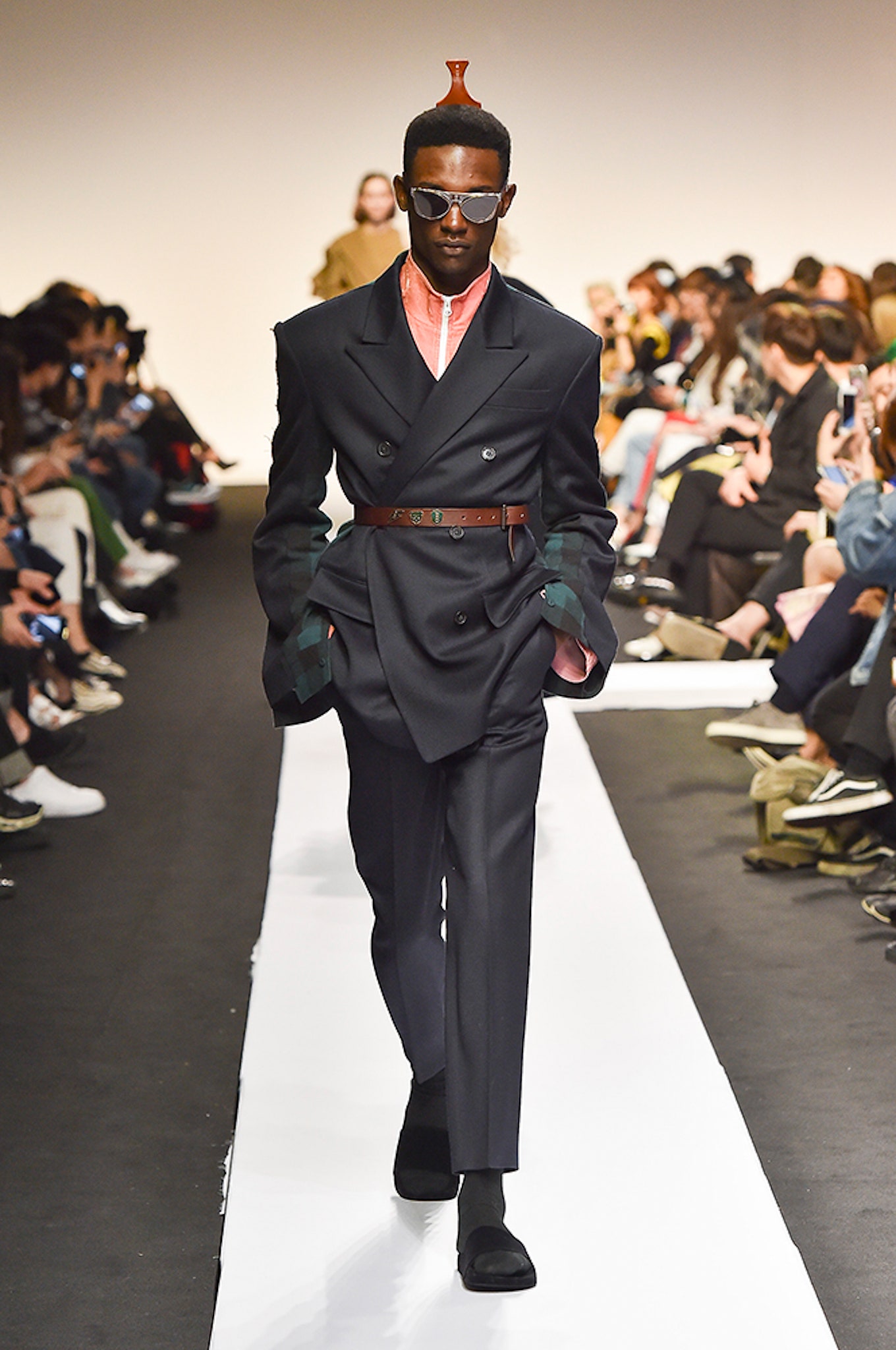 Pushbutton Seoul F/W 17 Look 5