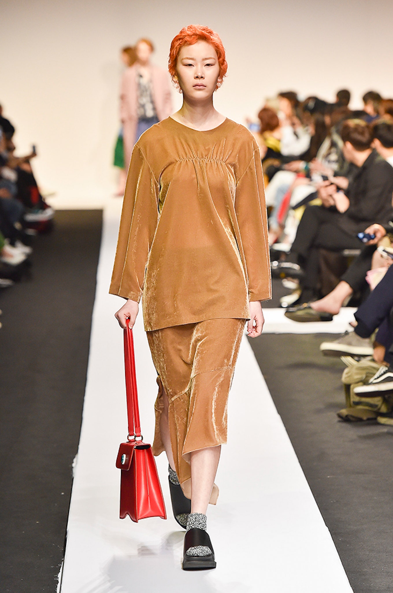 Pushbutton Seoul F/W 17 Look 15