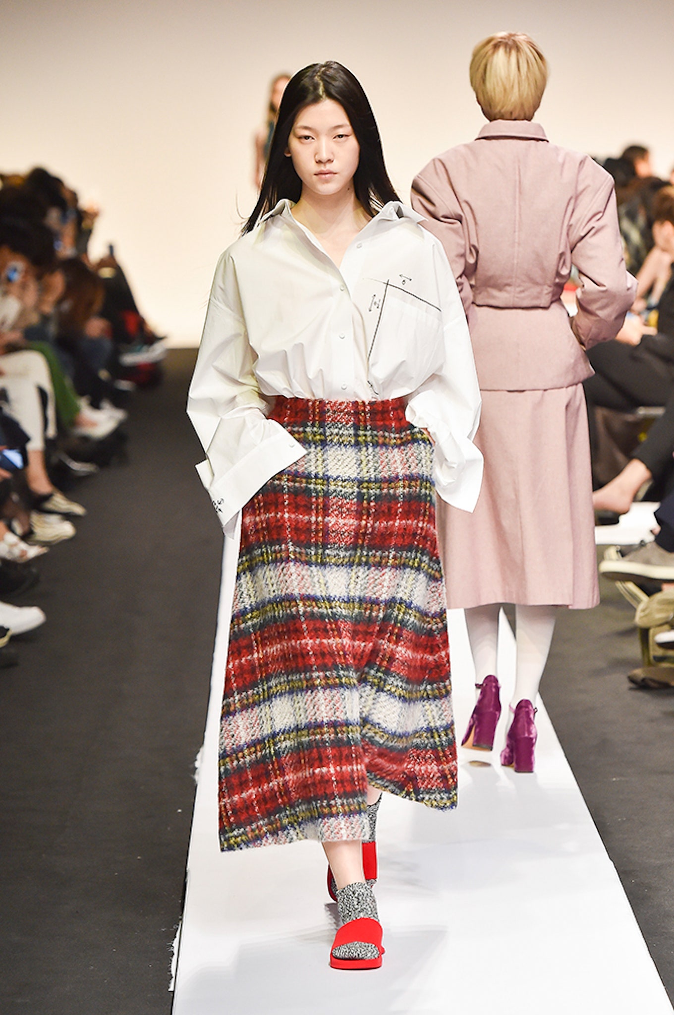 Pushbutton Seoul F/W 17 Look 19
