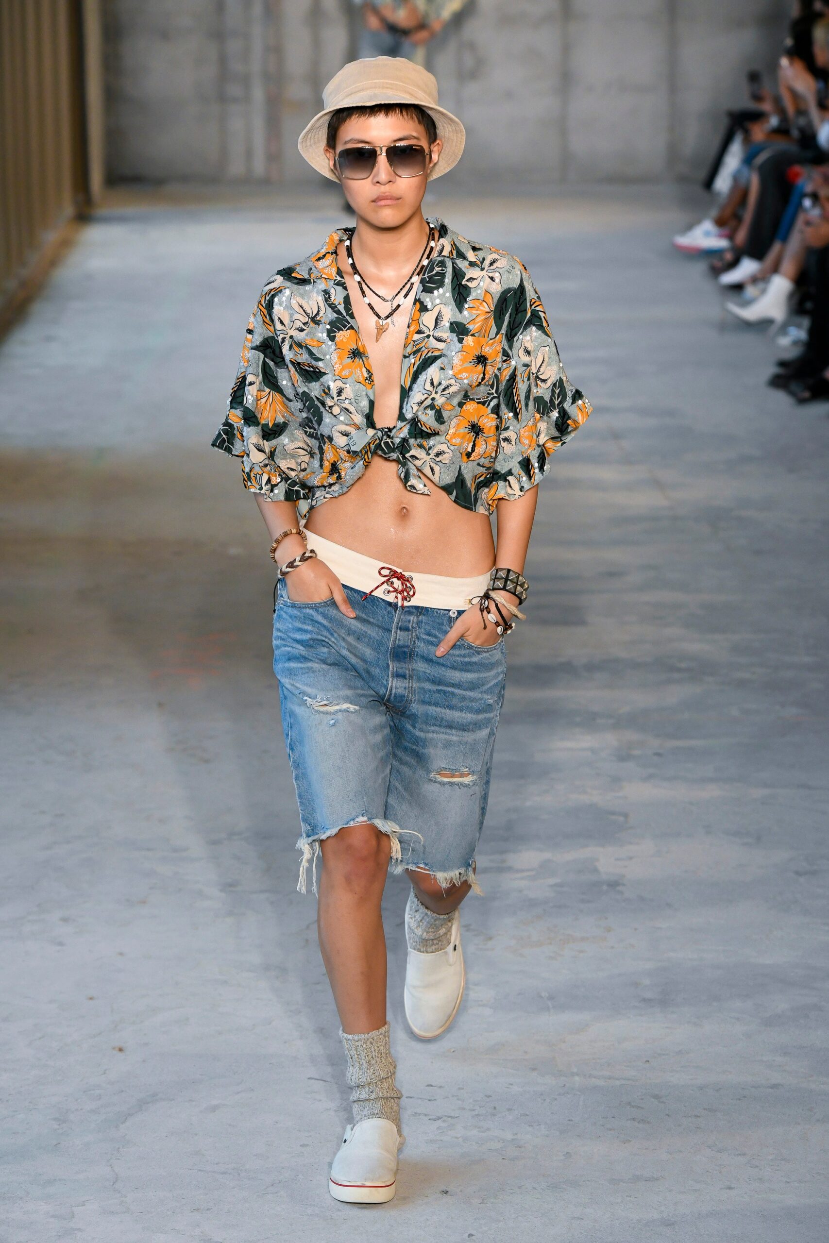 R13 S/S 19 Look 15