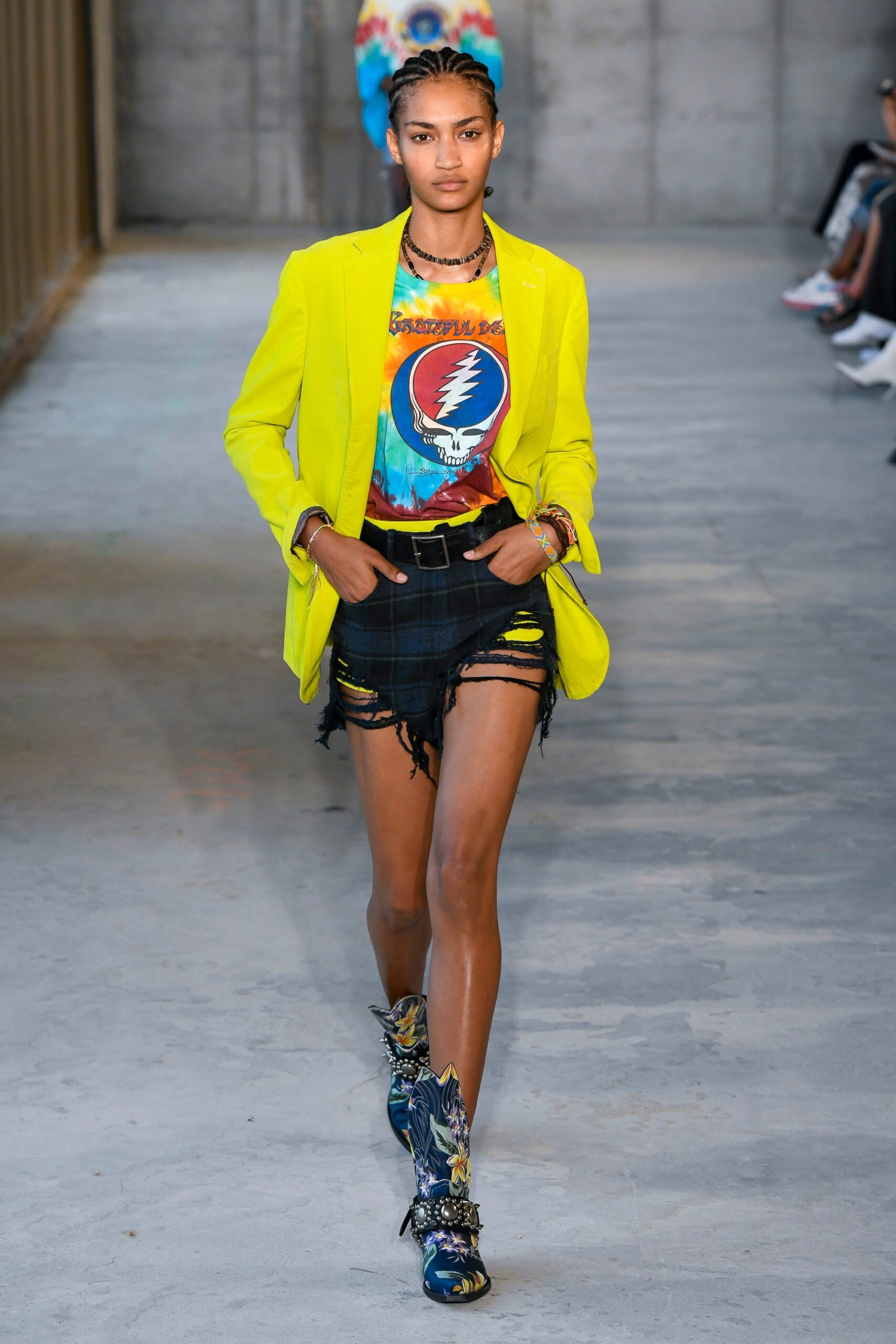 R13 S/S 19 Look 22