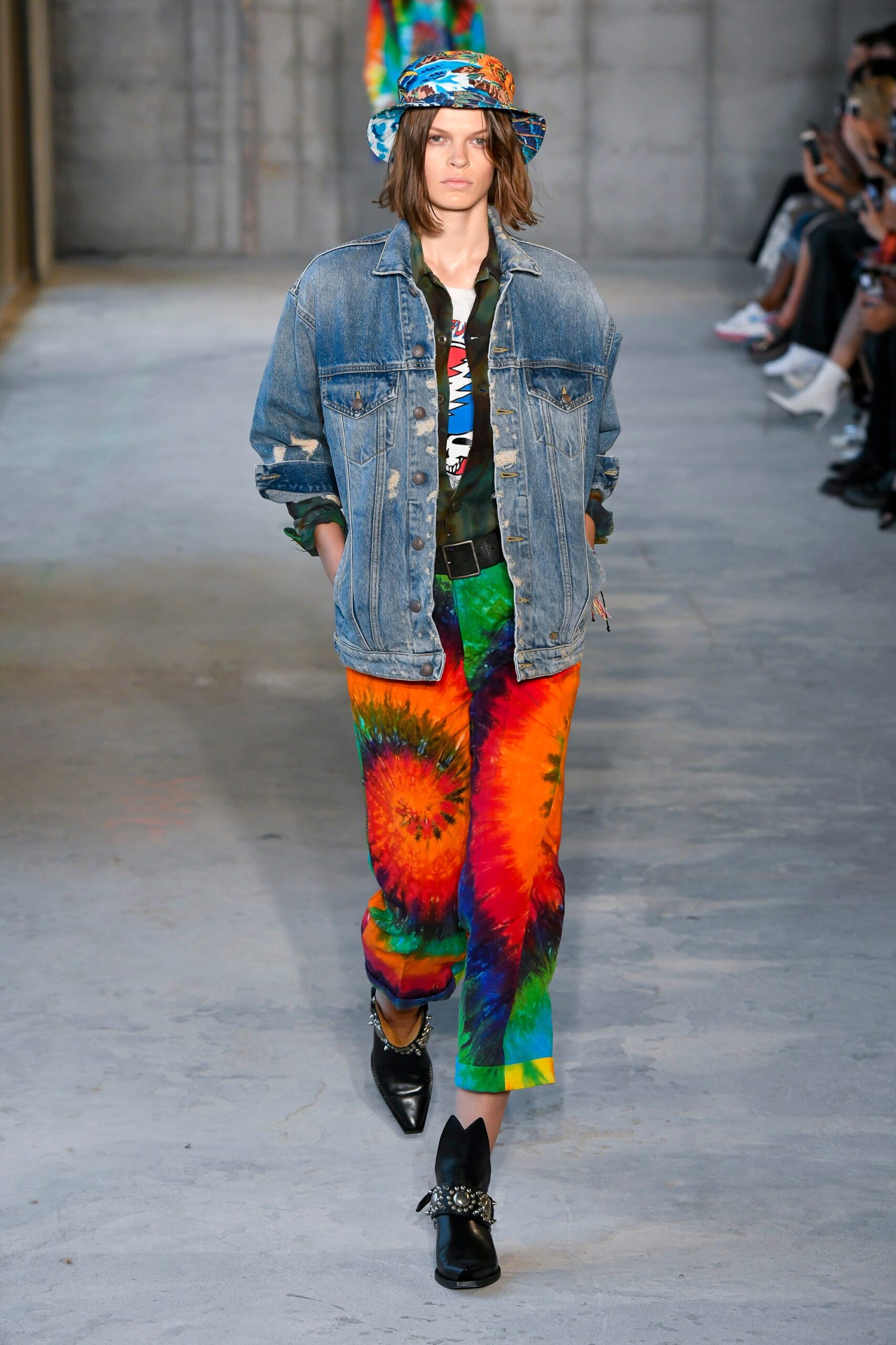 R13 S/S 19 Look 23
