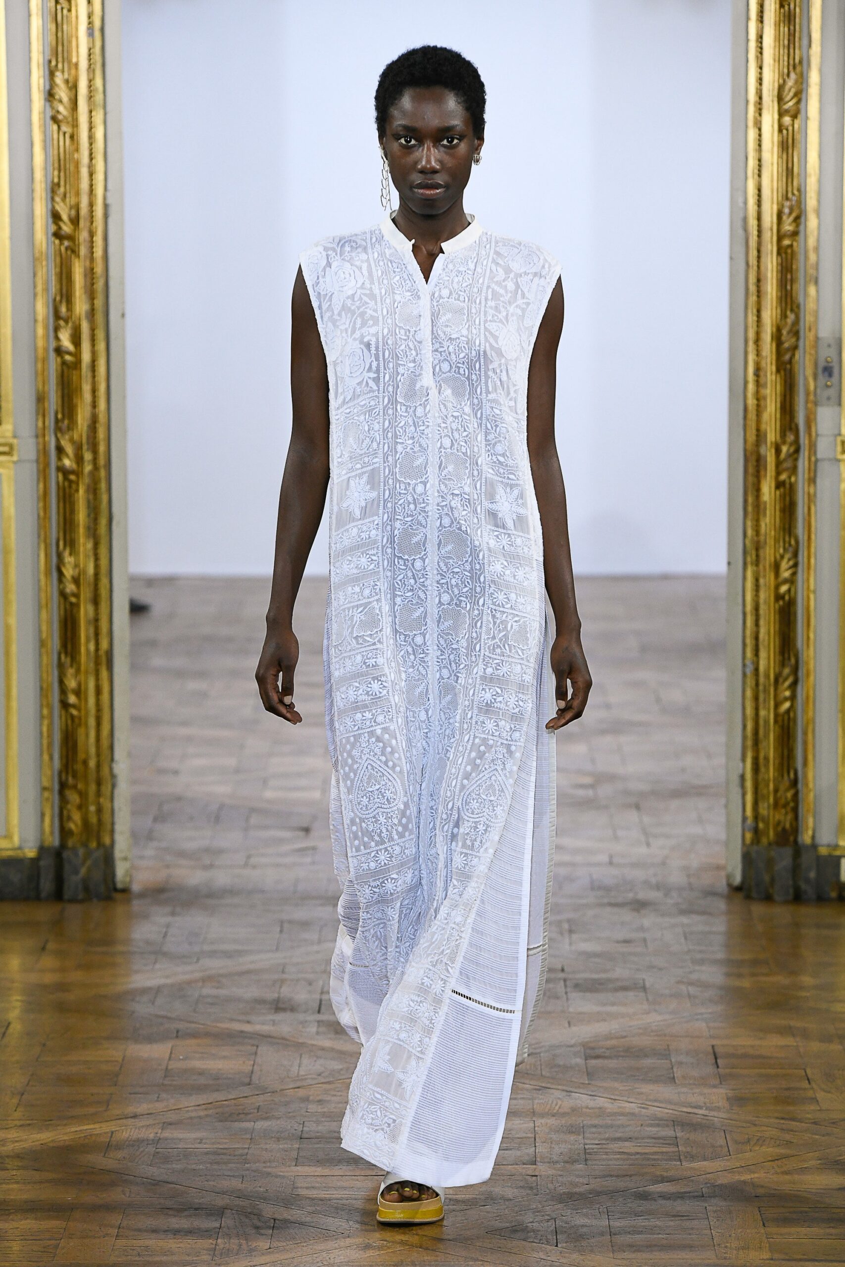 Rahul Mishra S/S 19 Look 2