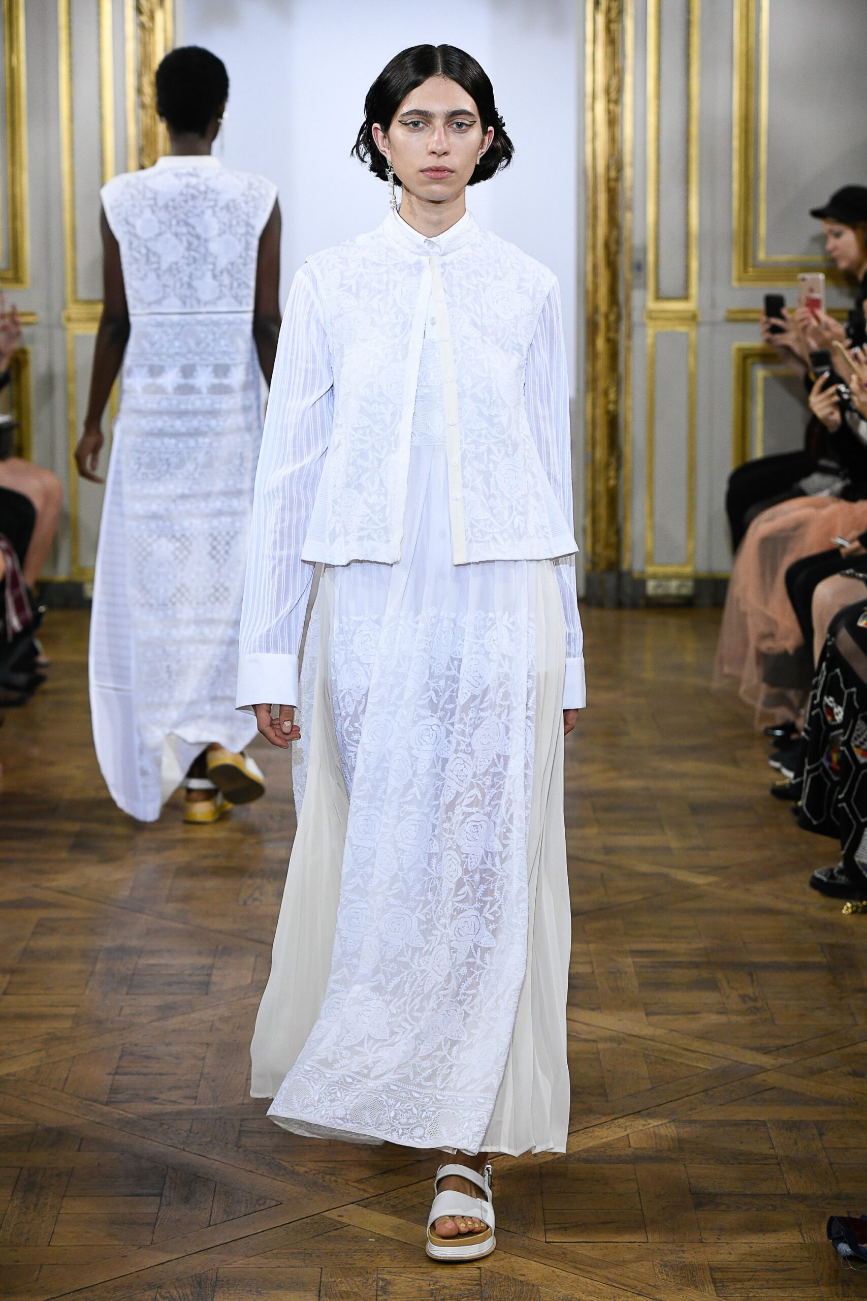 Rahul Mishra S/S 19 Look 3