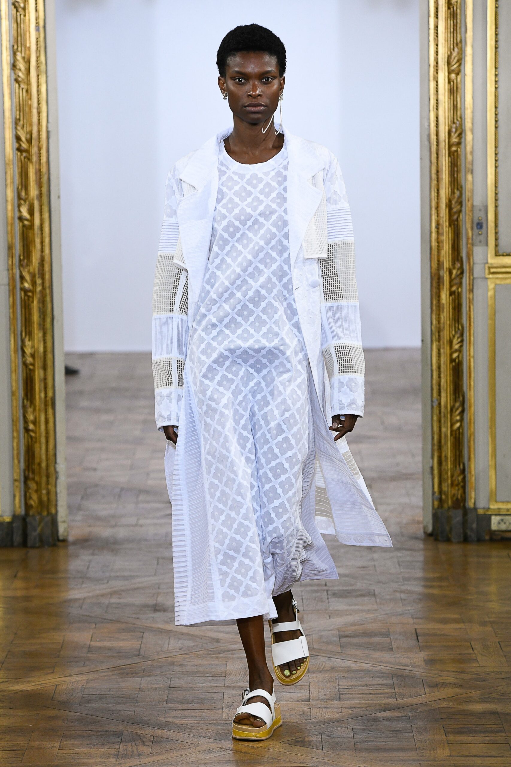 Rahul Mishra S/S 19 Look 7