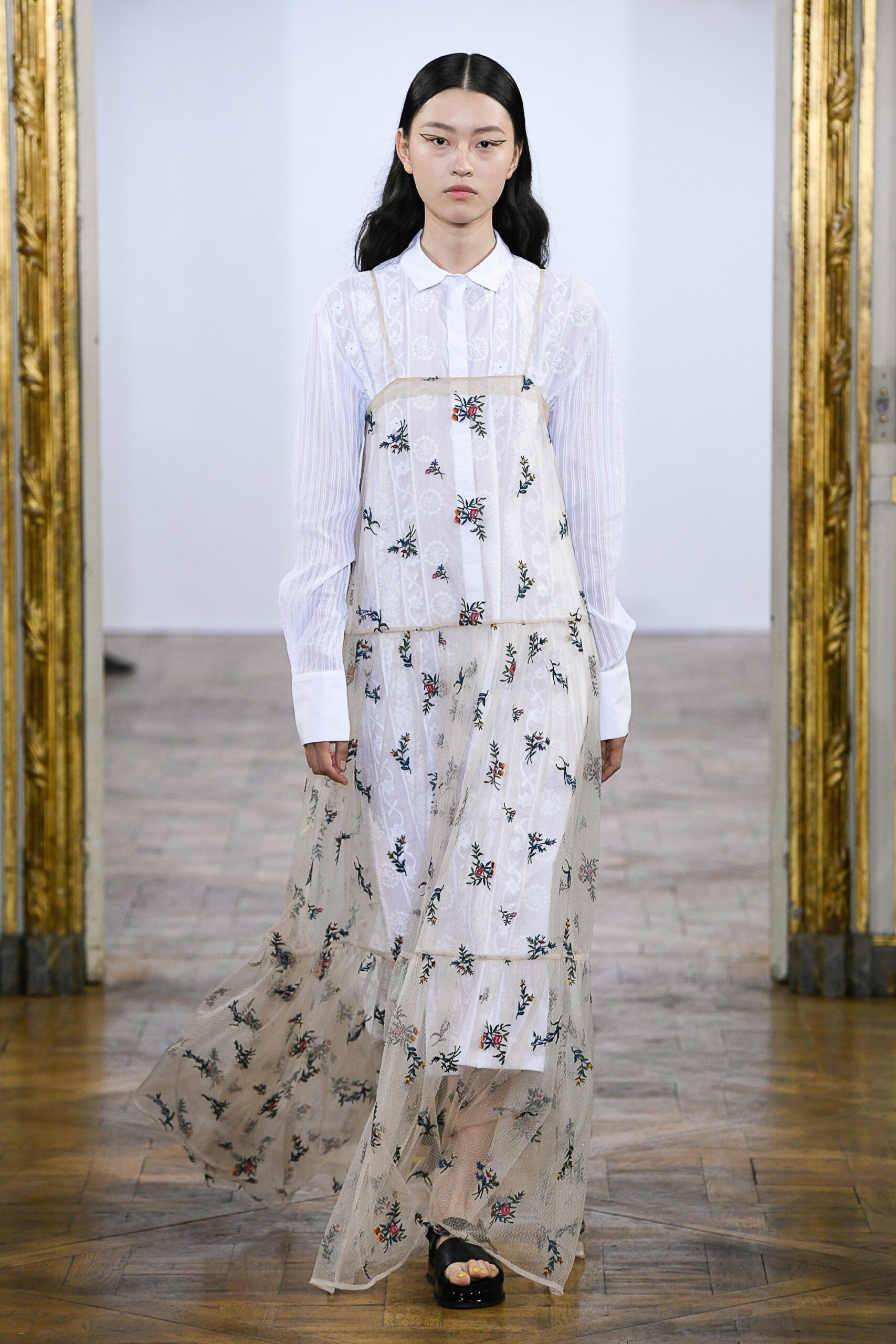 Rahul Mishra S/S 19 Look 10