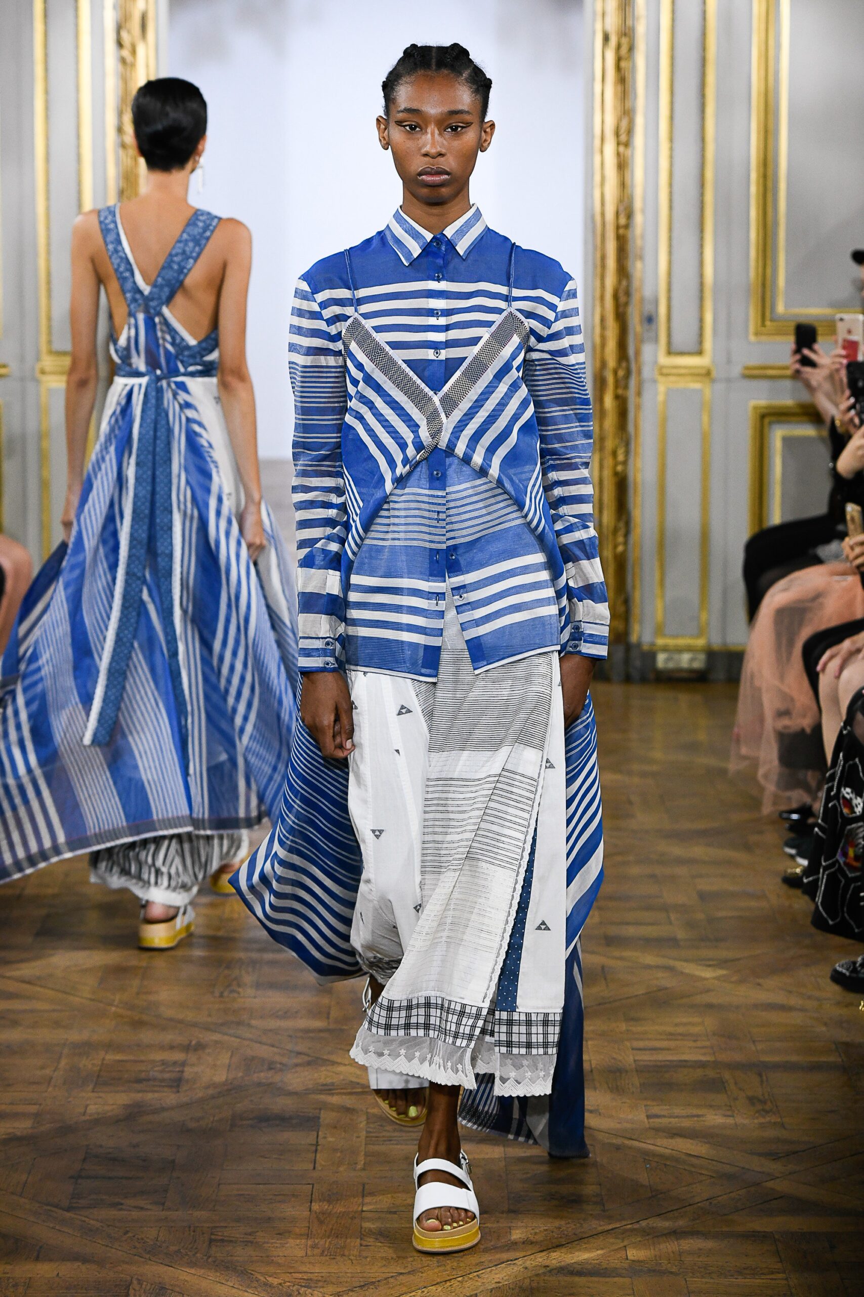Rahul Mishra S/S 19 Look 12