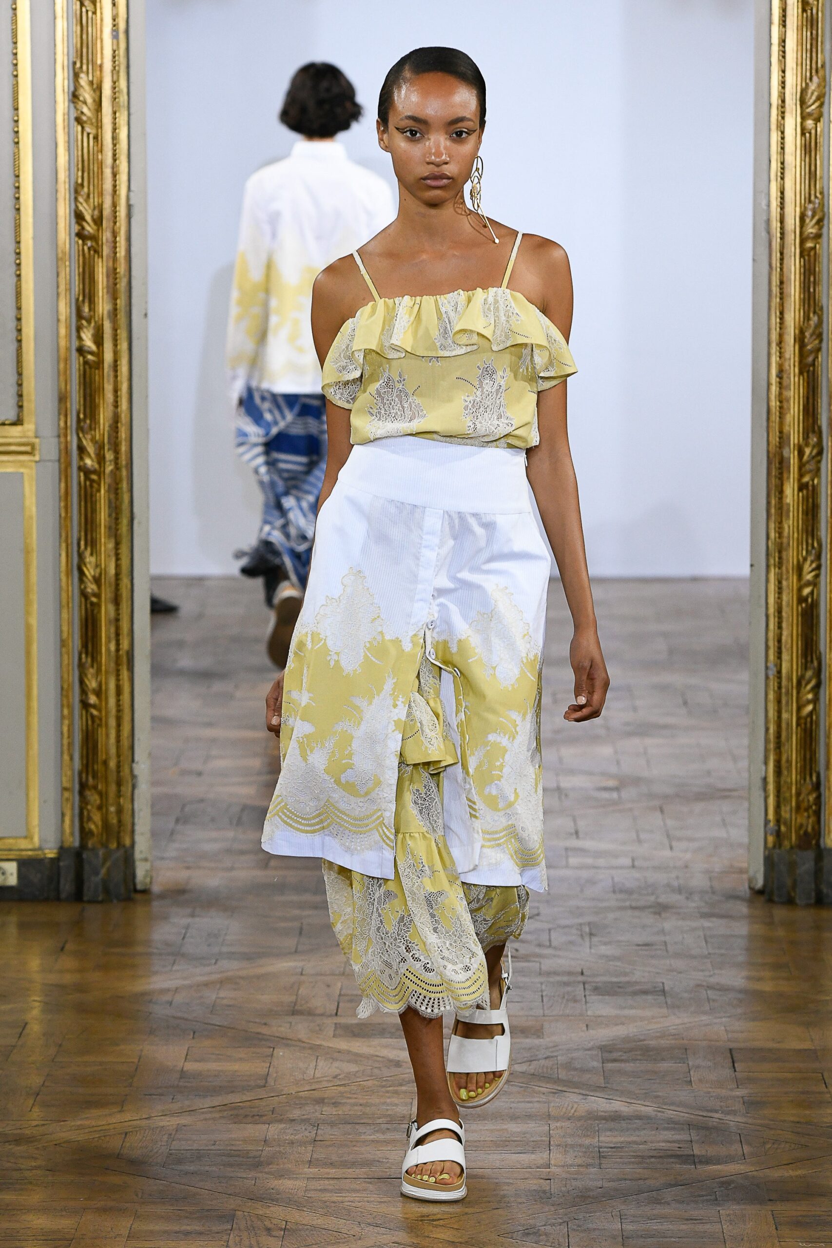 Rahul Mishra S/S 19 Look 14