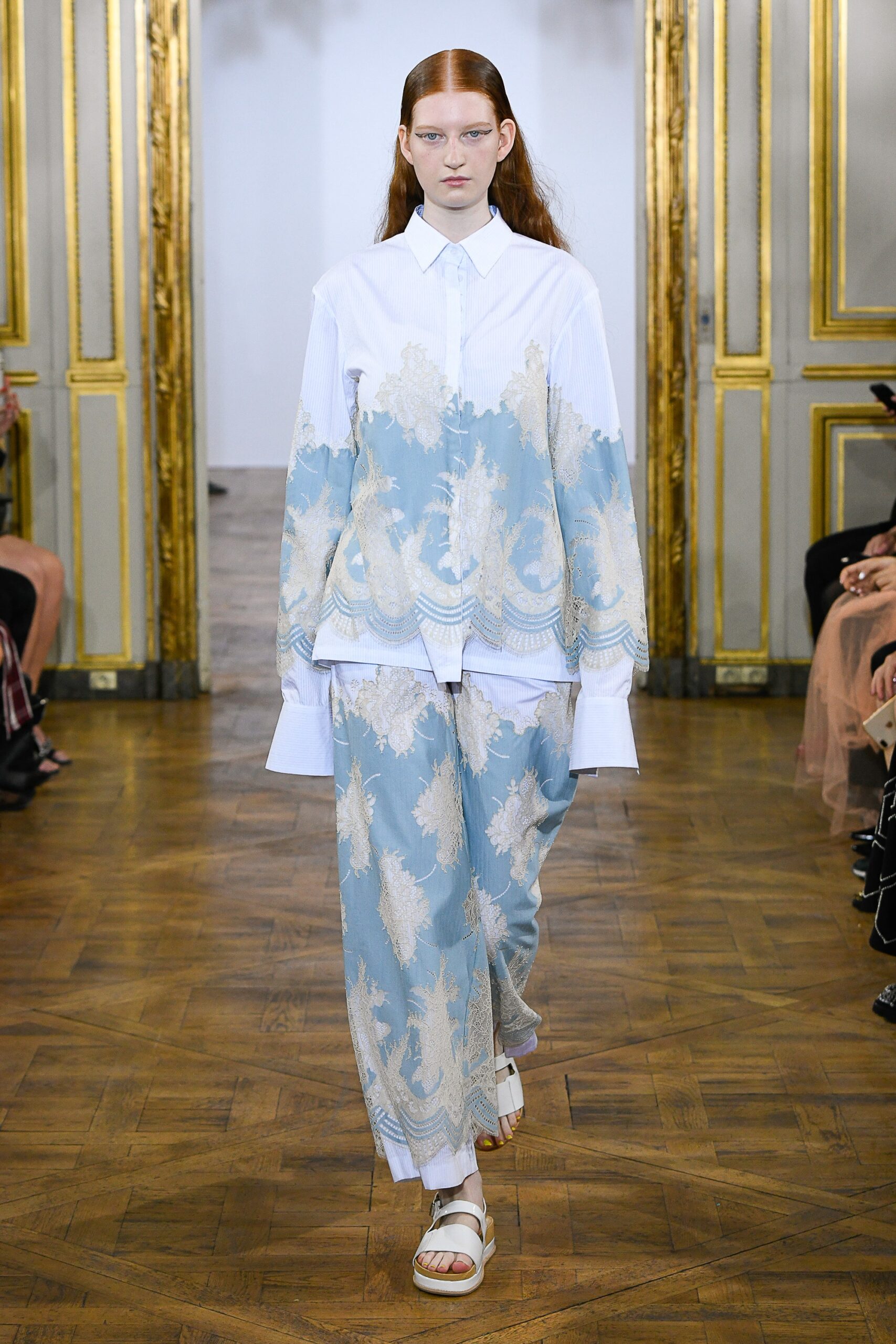 Rahul Mishra S/S 19 Look 15
