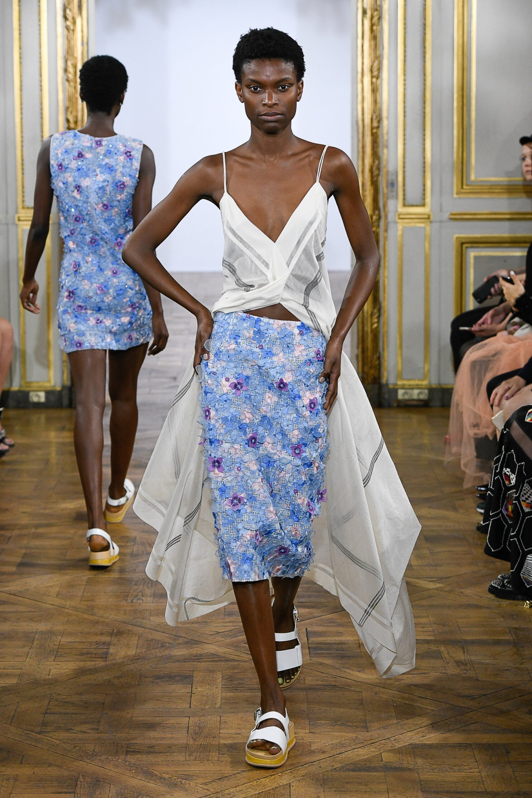 Rahul Mishra S/S 19 Look 17
