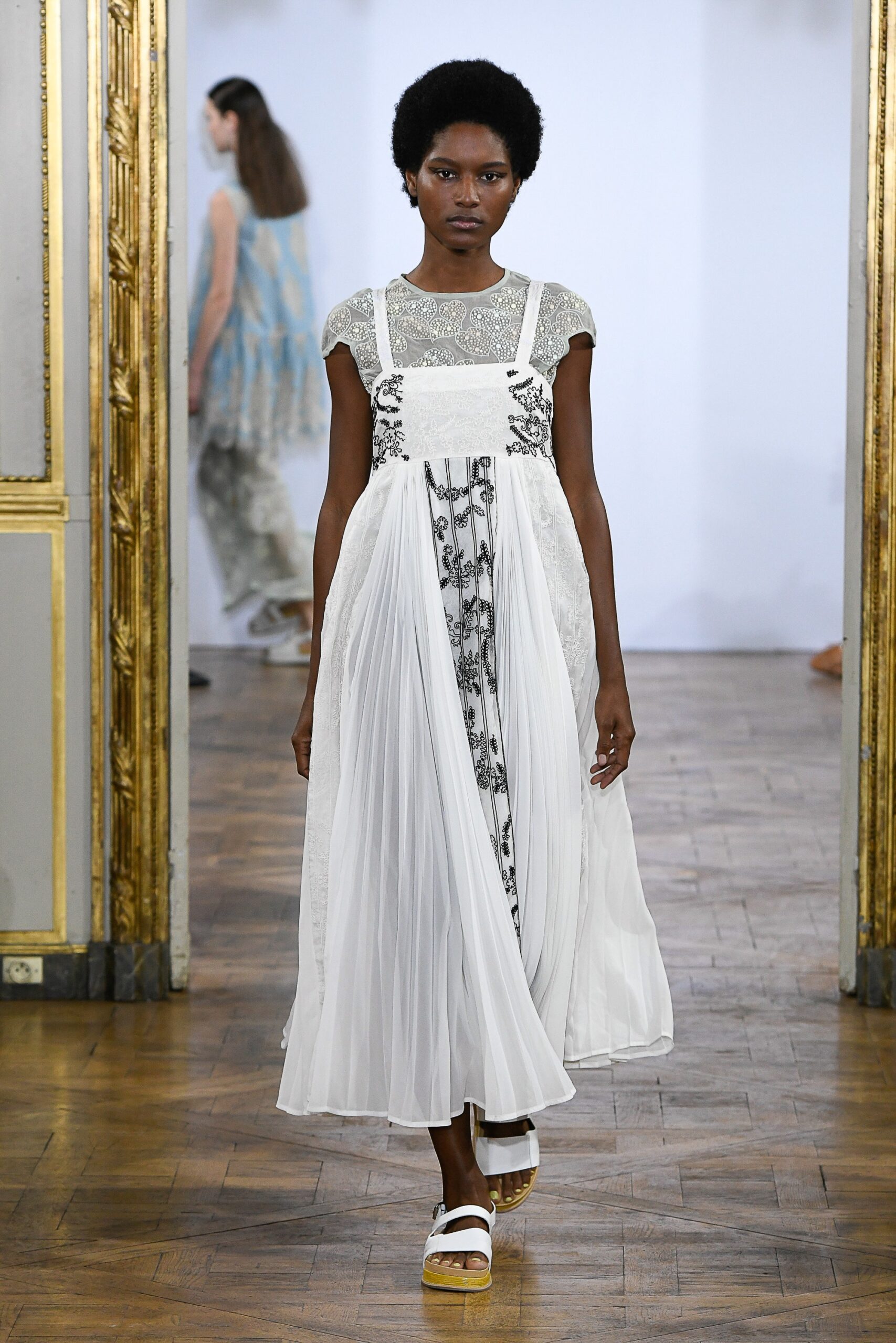 Rahul Mishra S/S 19 Look 20